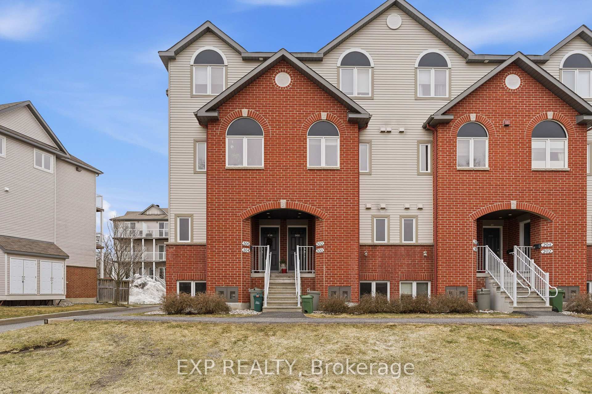 300 London Terrace, Manor Park - Cardinal Glen and Area, ON K1K 2W2