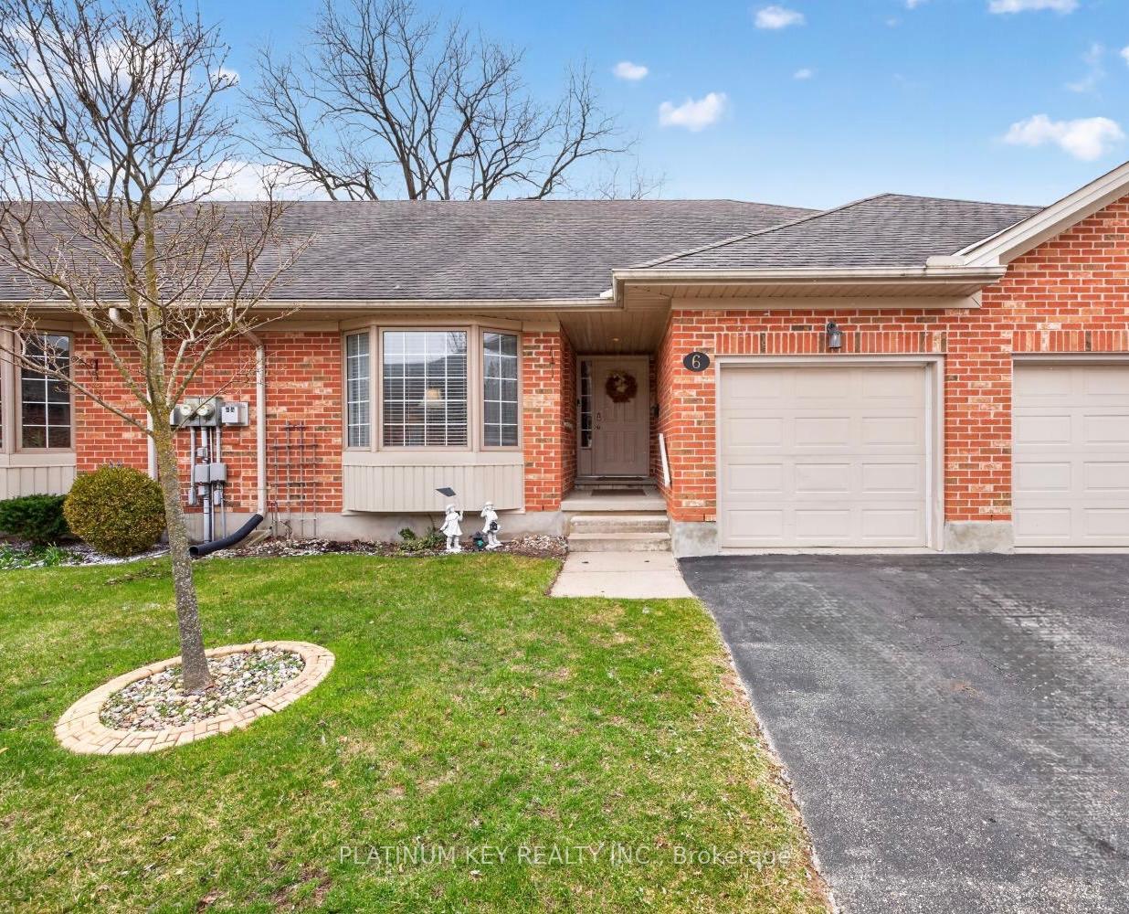 307 Metcalfe Street E 6, Strathroy-Caradoc, ON N7G 0B3