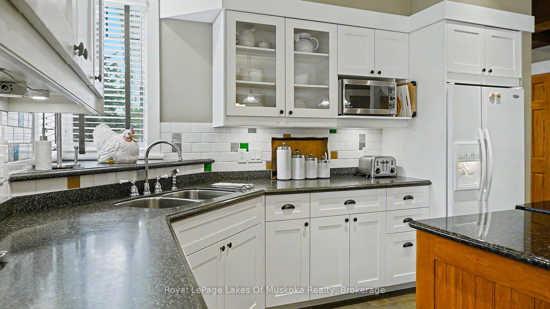 1020 Birch Glen Road Villa 1  Week 9, Lake of Bays, ON P0B 1A0