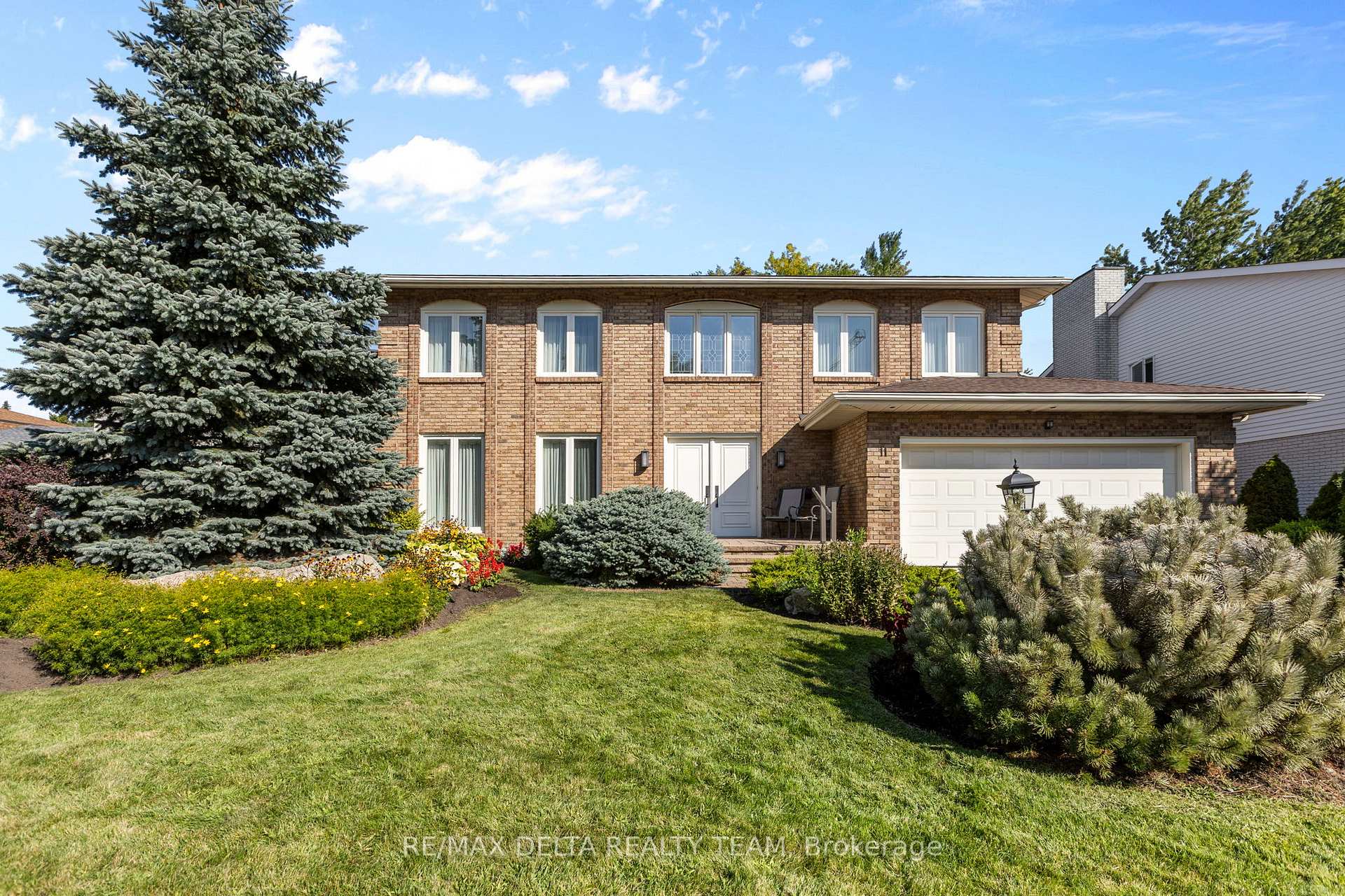 11 Garand Place, Alta Vista and Area, ON K1H 8M1