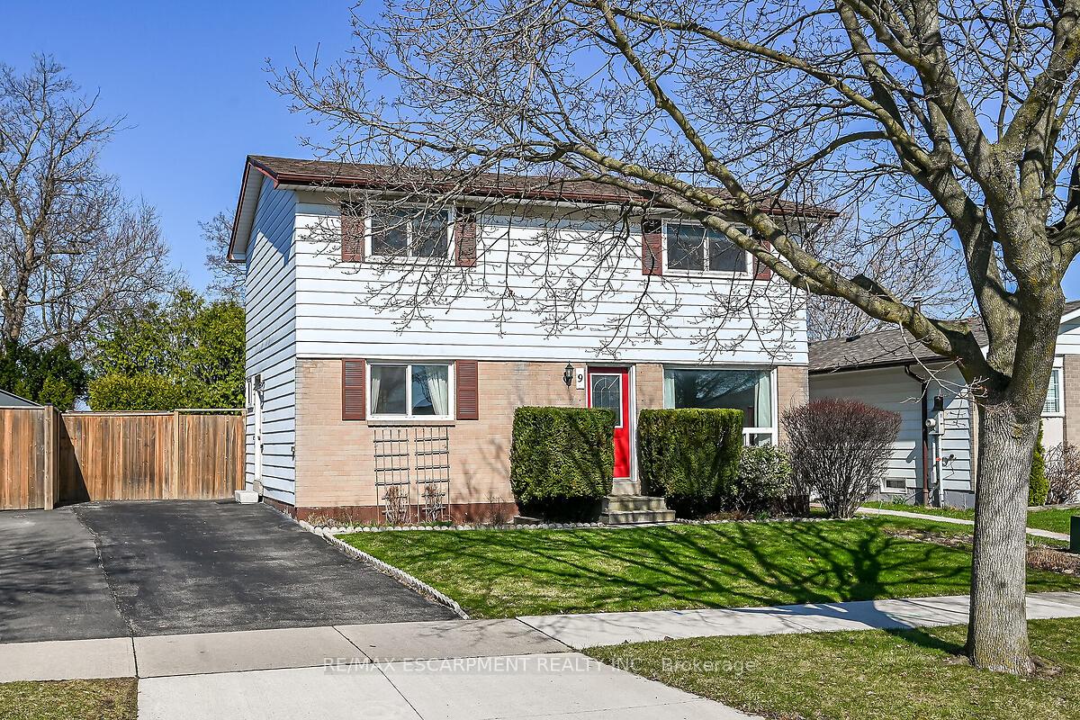 9 MELLENBY Street, Hamilton, ON L8J 1E6