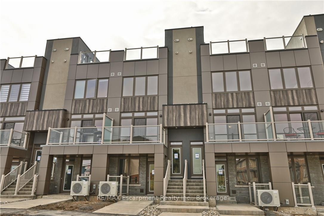 261 Sknner Road 8, Hamilton, ON L8B 1W6