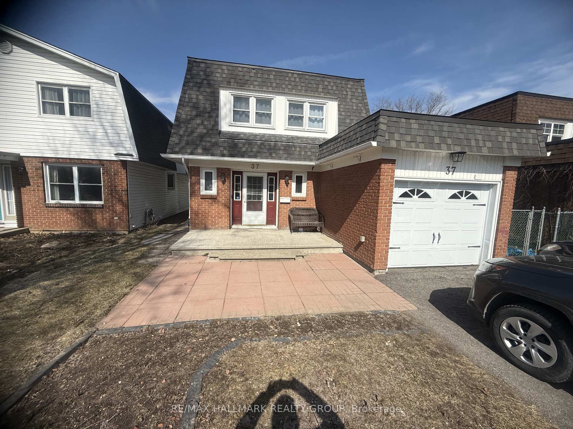 37 Priam Way, Bells Corners and South to Fallowfield, ON K2H 8S7