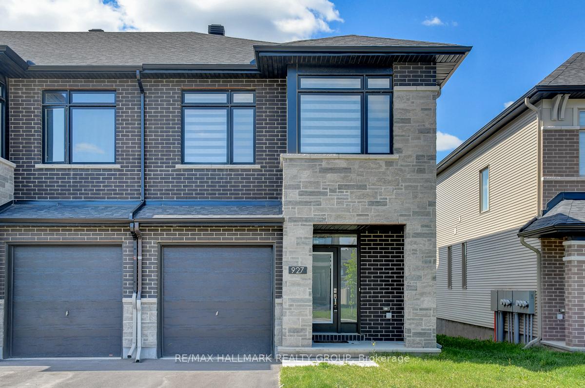 927 OMAGAKI Way, Blossom Park - Airport and Area, ON K1X 0J2