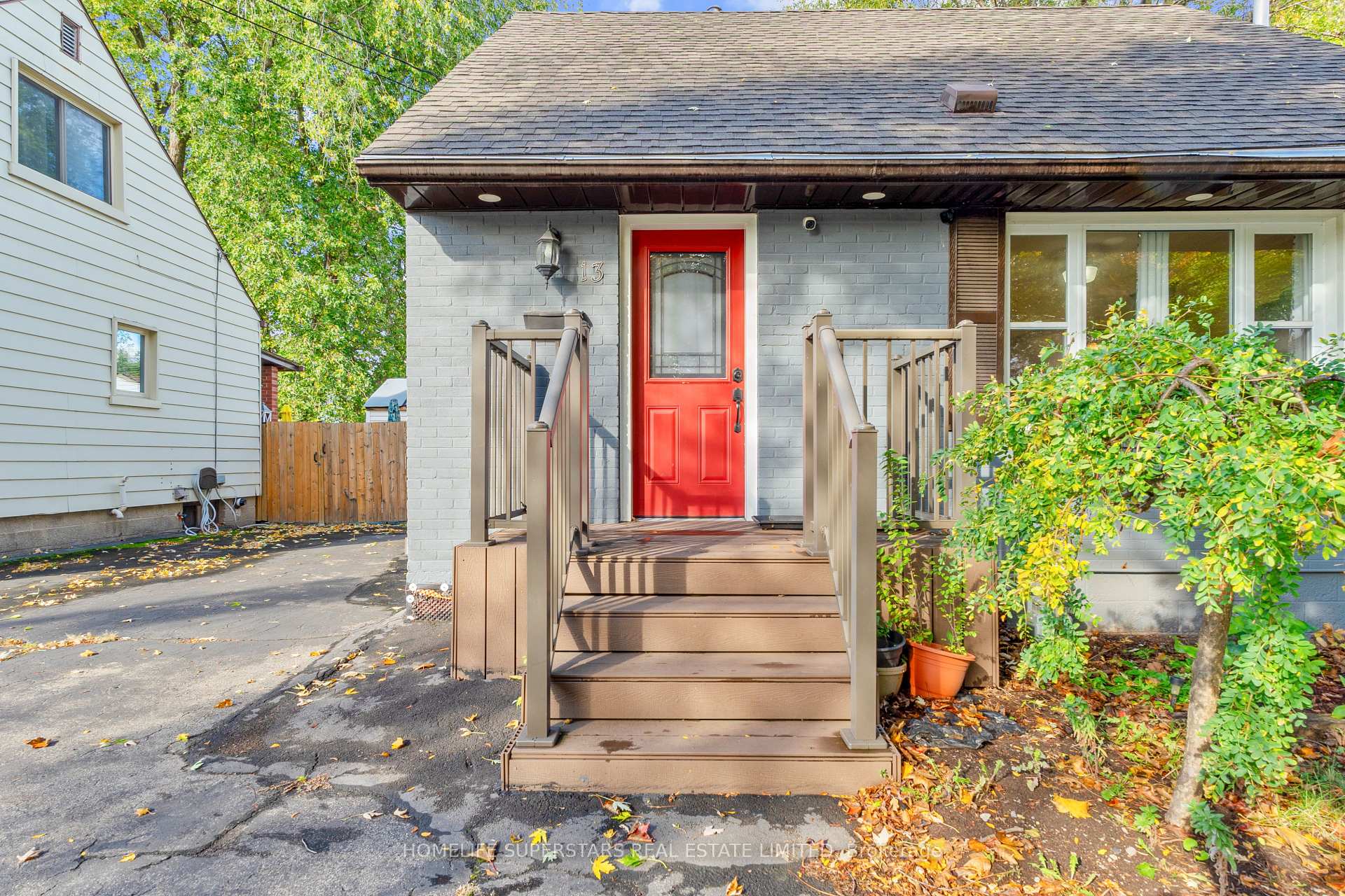 13 W Lewis Street, Hamilton, ON L8H 6C3