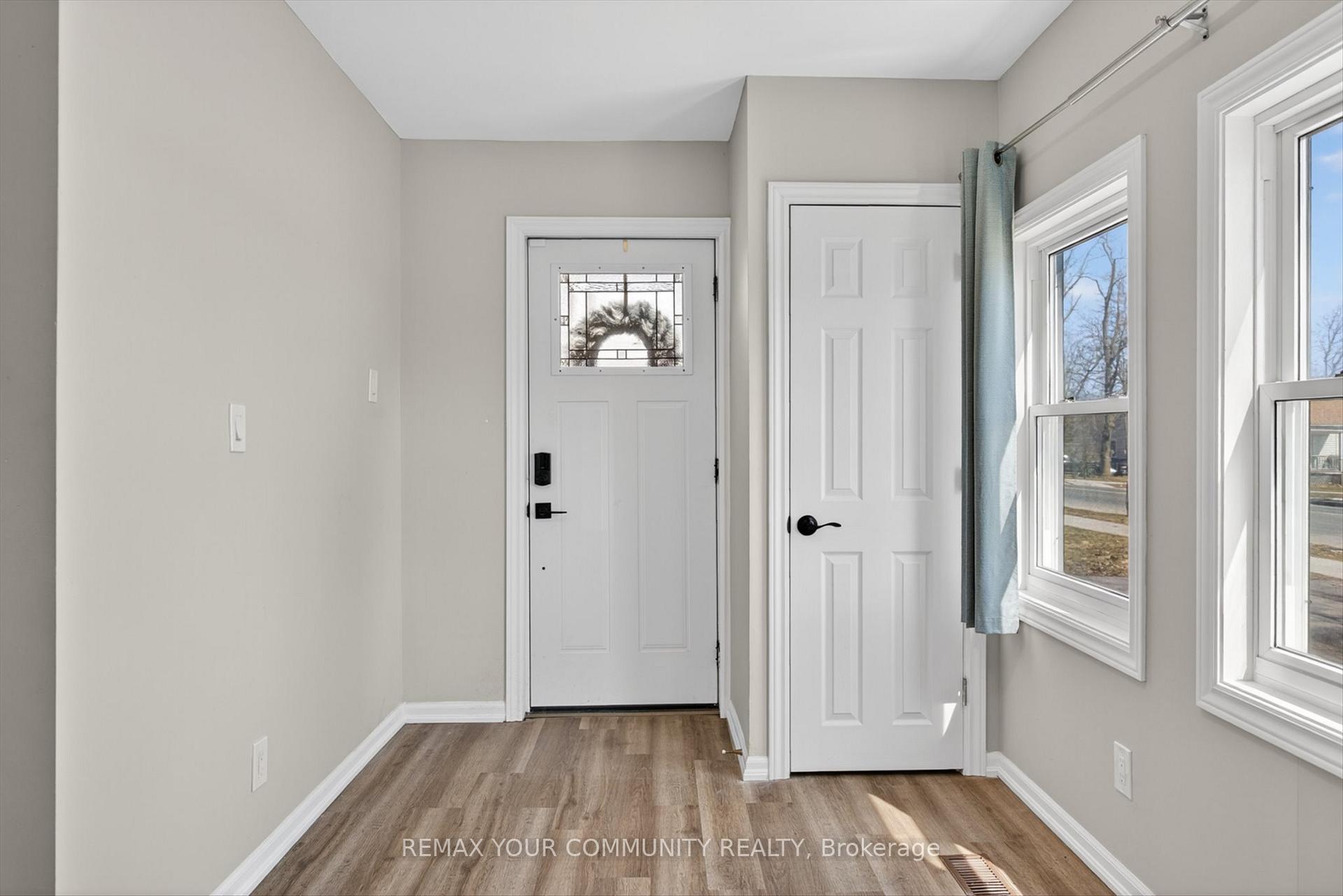 426 Wolsely Street, Peterborough — photo 2 of 5