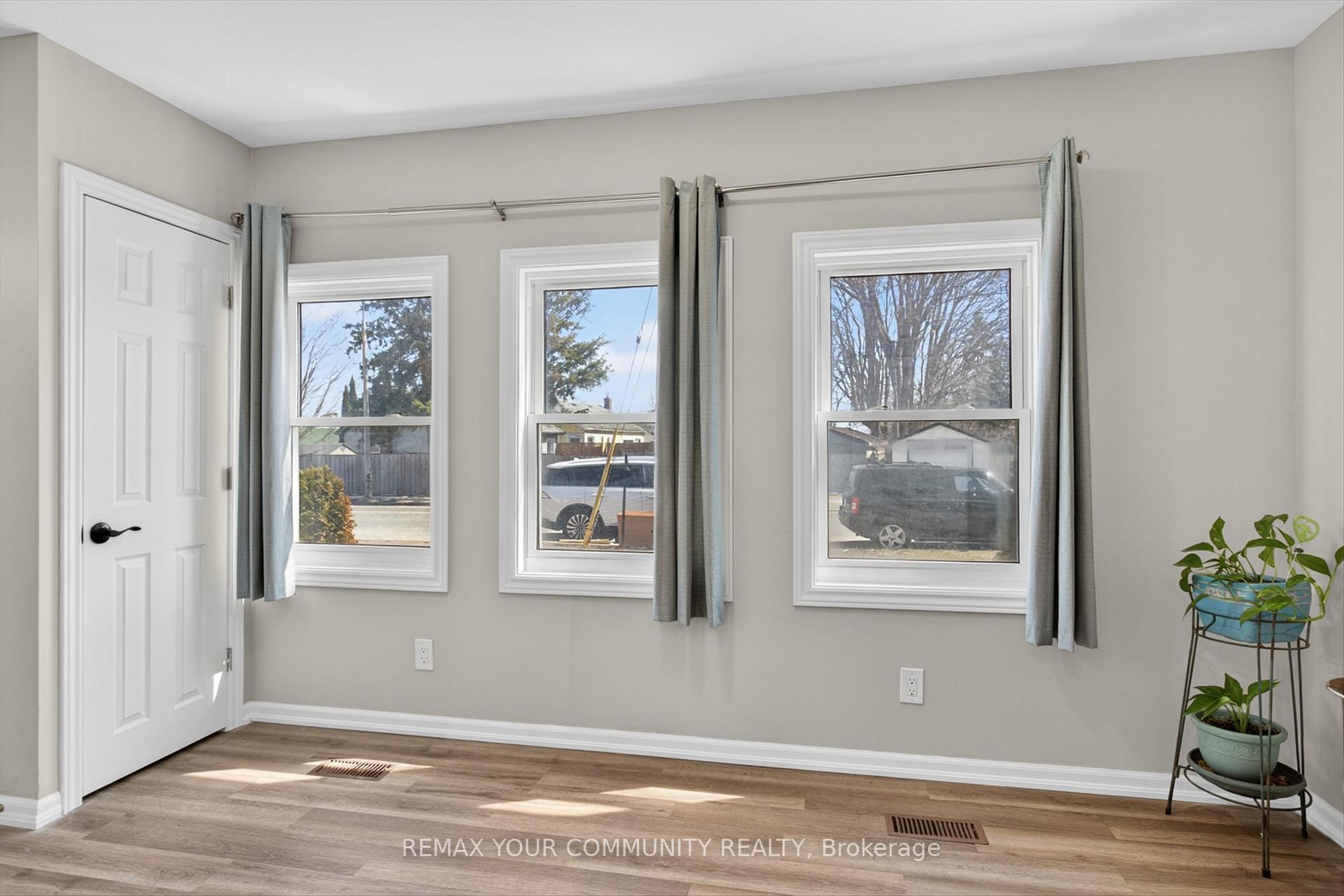 426 Wolsely Street, Peterborough — photo 3 of 5