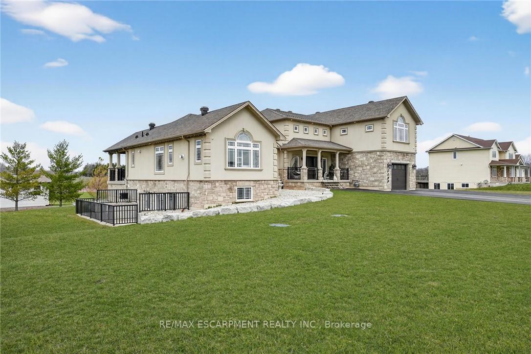 5499 Attema Crescent, West Lincoln — photo 2 of 5