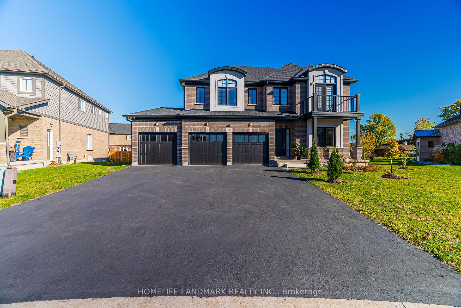 49 MONARCH Street, Welland — photo 2 of 5