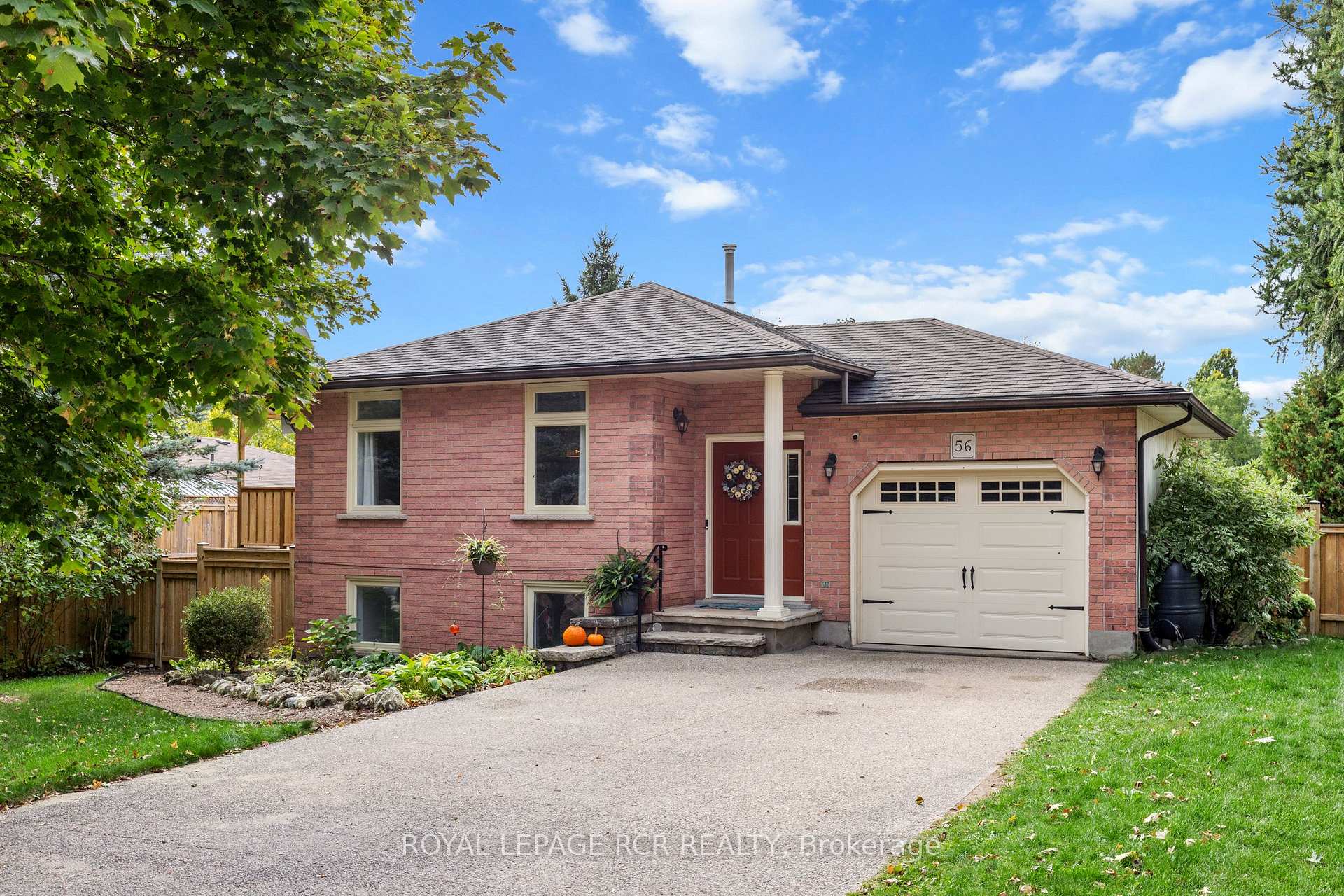 56 Wilson Crescent, Centre Wellington — photo 2 of 5