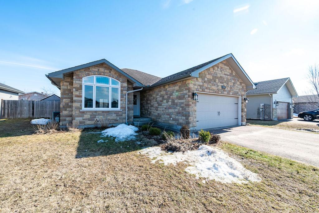 523 Turning Stone Crescent, Petawawa, ON K8H 0B3