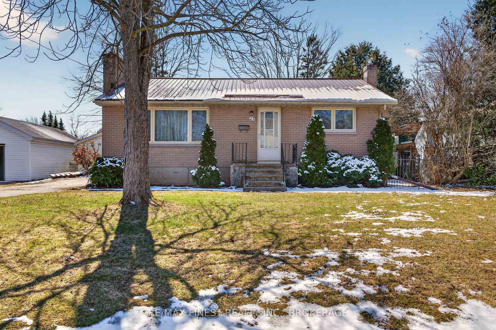27 Lennox Street, Kingston, ON K7M 4S1