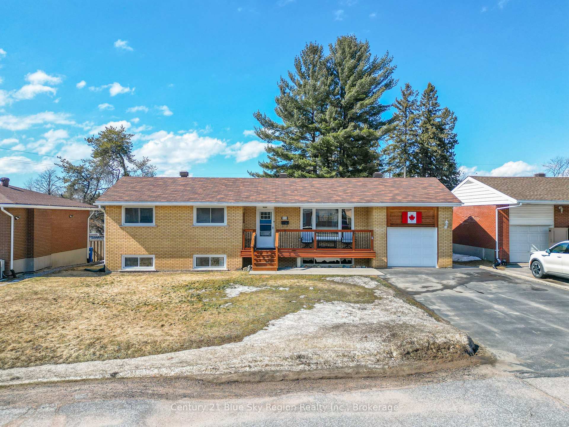 2518 Sandra Avenue, North Bay, ON P1B 7W8