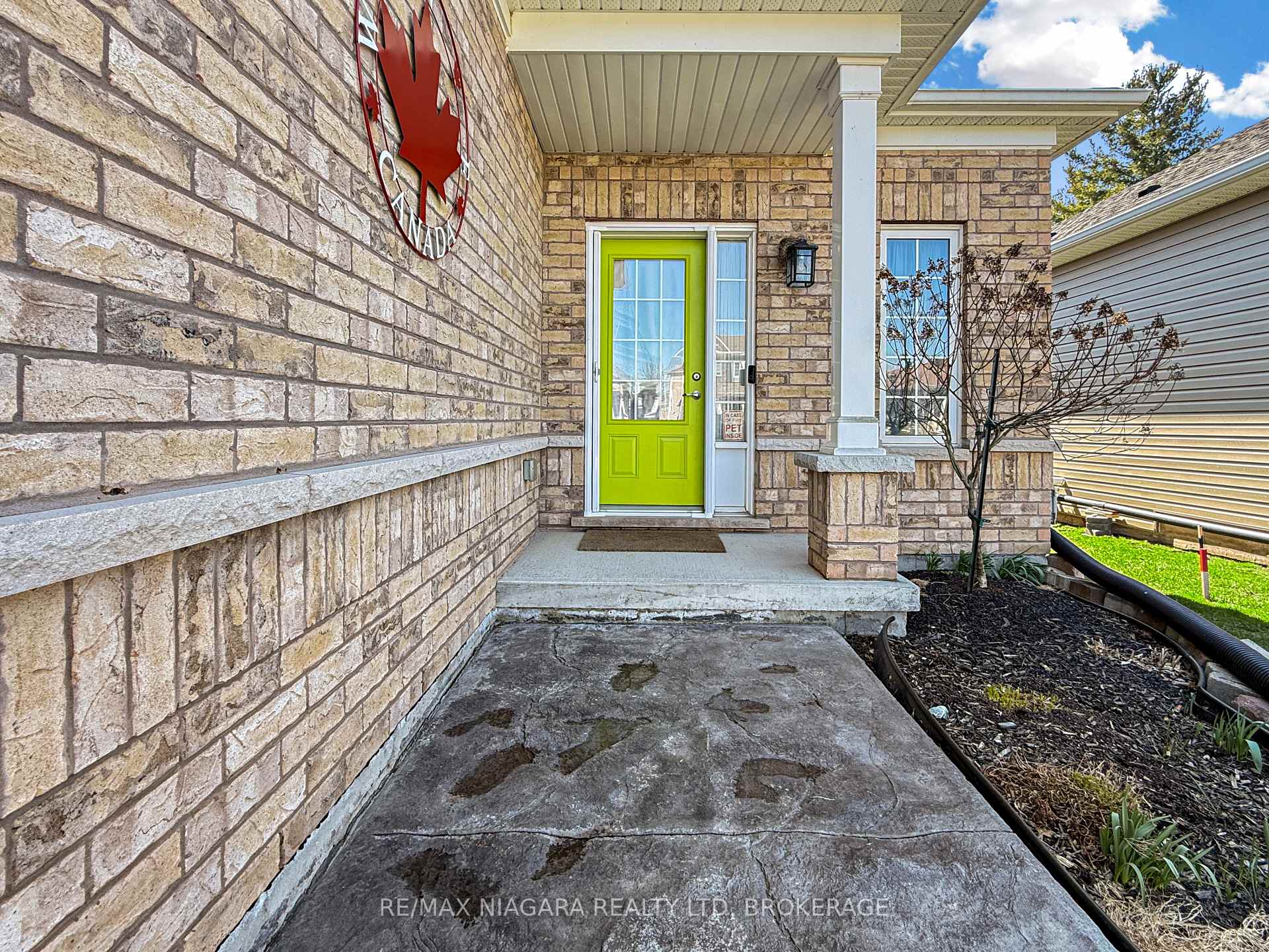 1041 Meadowood Street, Fort Erie — photo 3 of 5