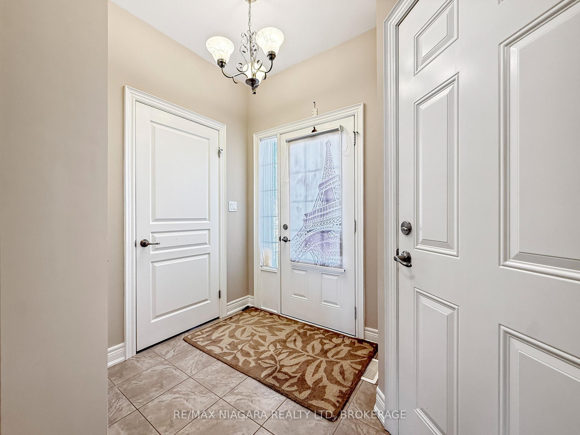 1041 Meadowood Street, Fort Erie — photo 4 of 5