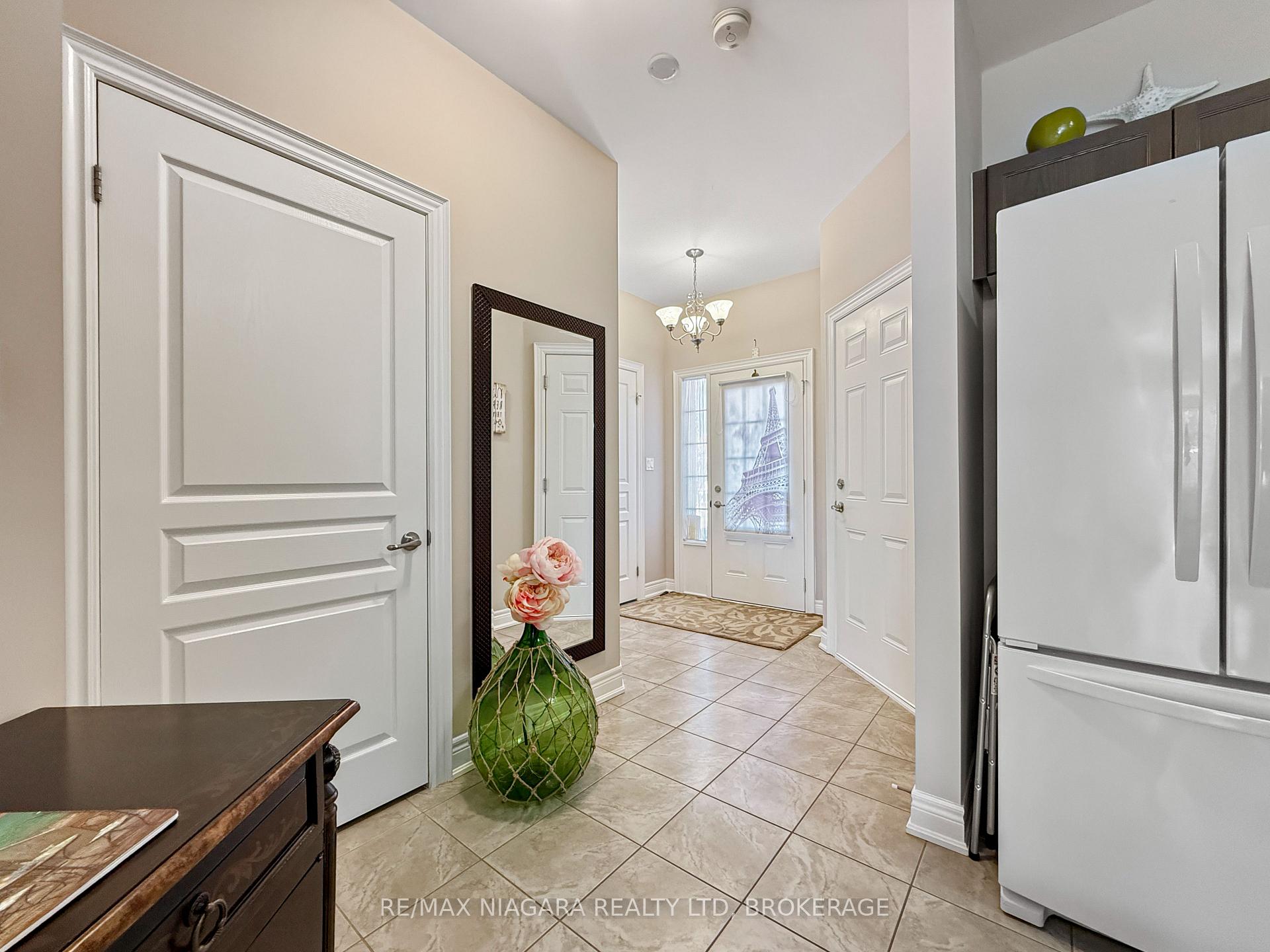 1041 Meadowood Street, Fort Erie — photo 5 of 5