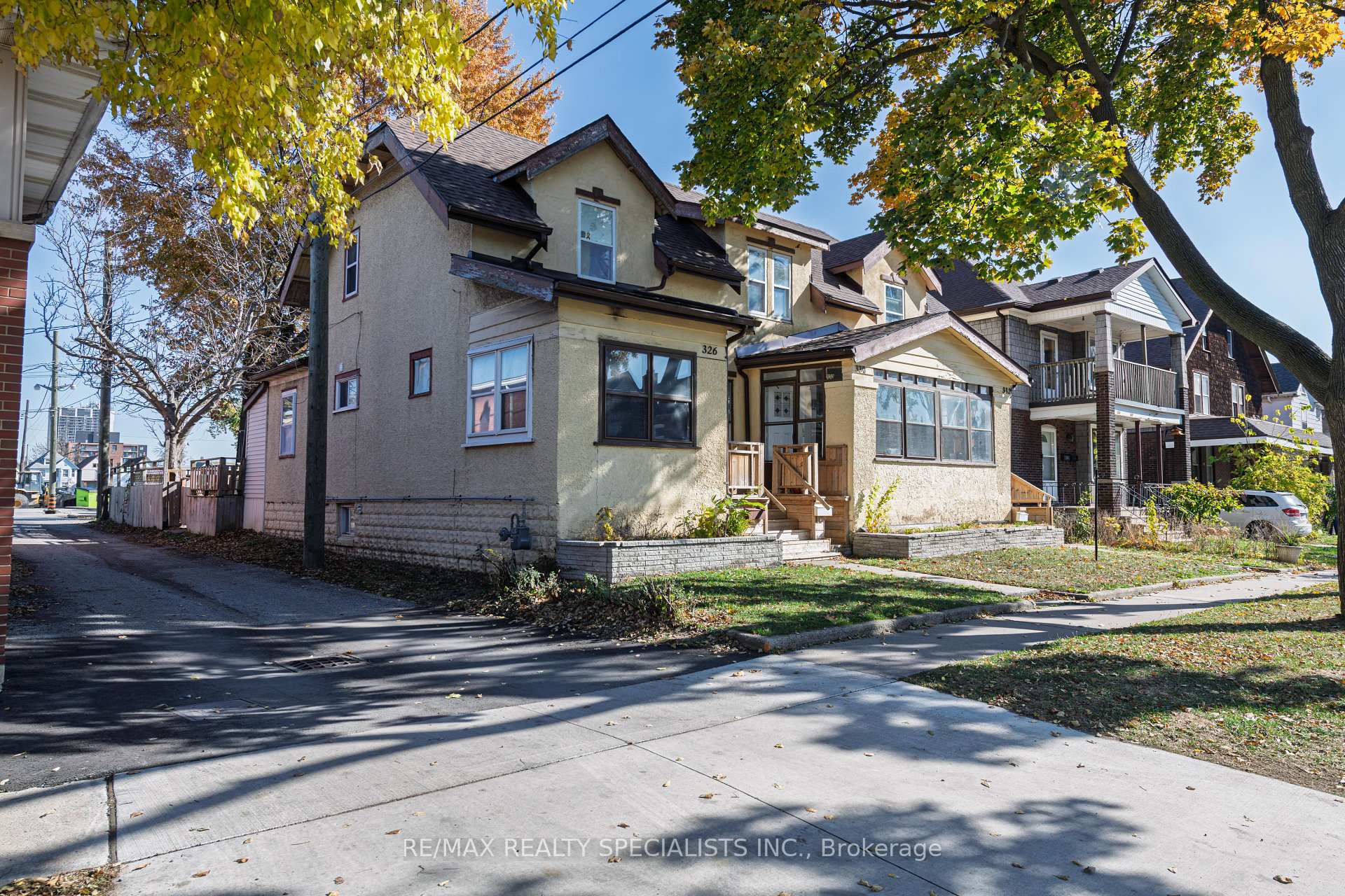 332 Elm Avenue, Windsor, ON N9A 5H1