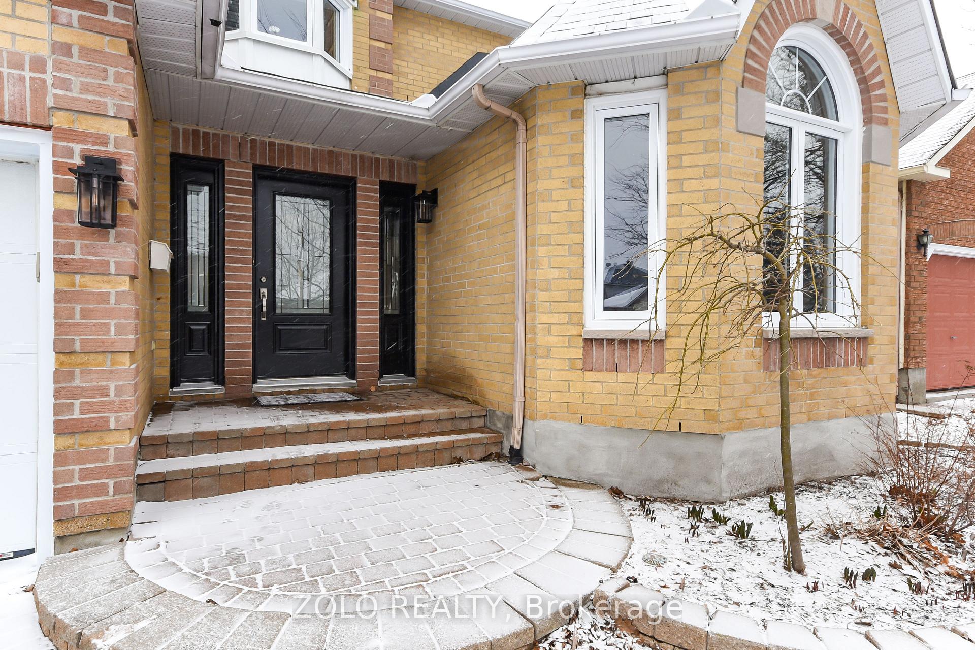 1392 Talcy Crescent, Orleans - Cumberland and Area — photo 2 of 5