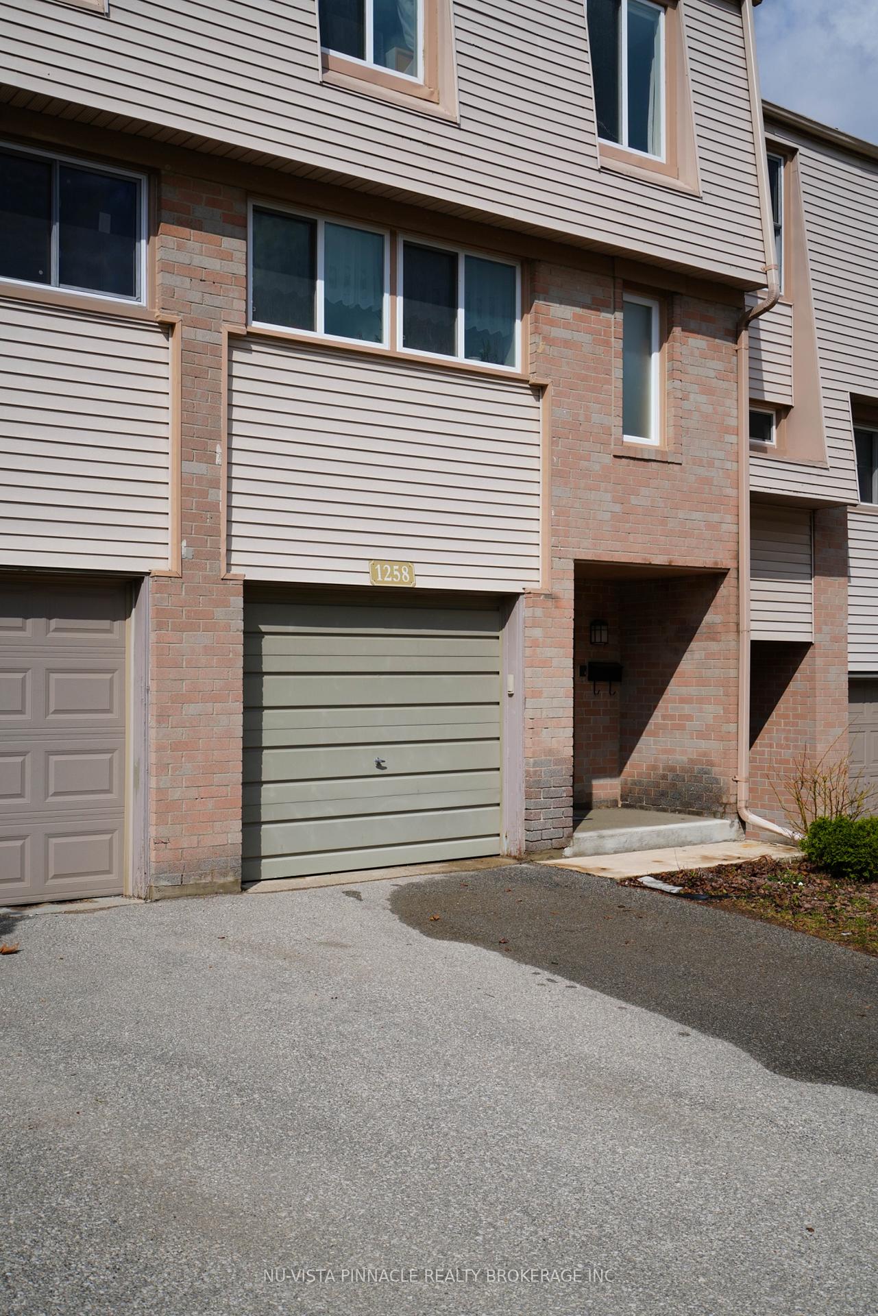 1258 Limberlost Road 35, London North — photo 2 of 5