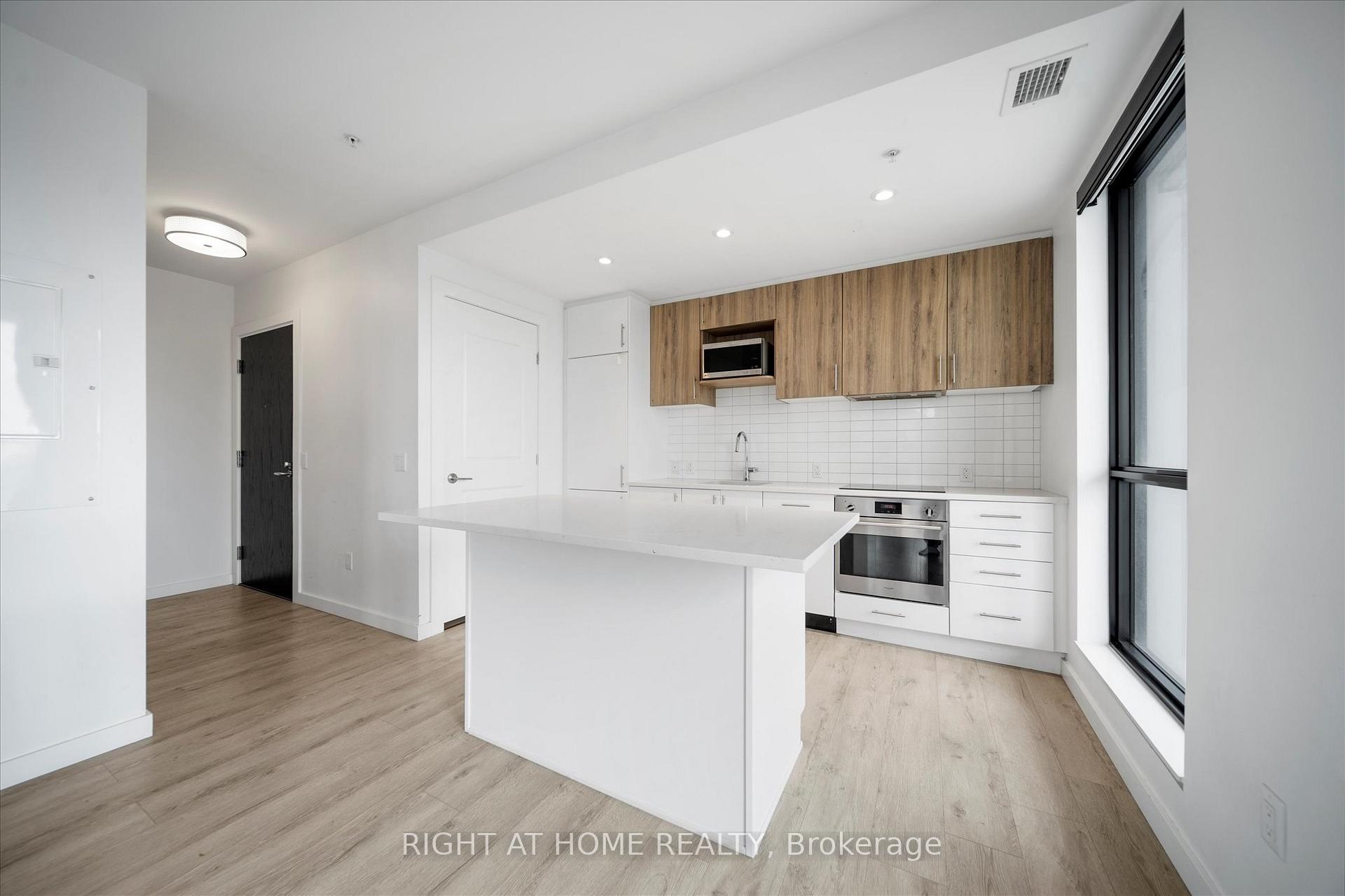 181 King Street S 1214, Waterloo — photo 2 of 5