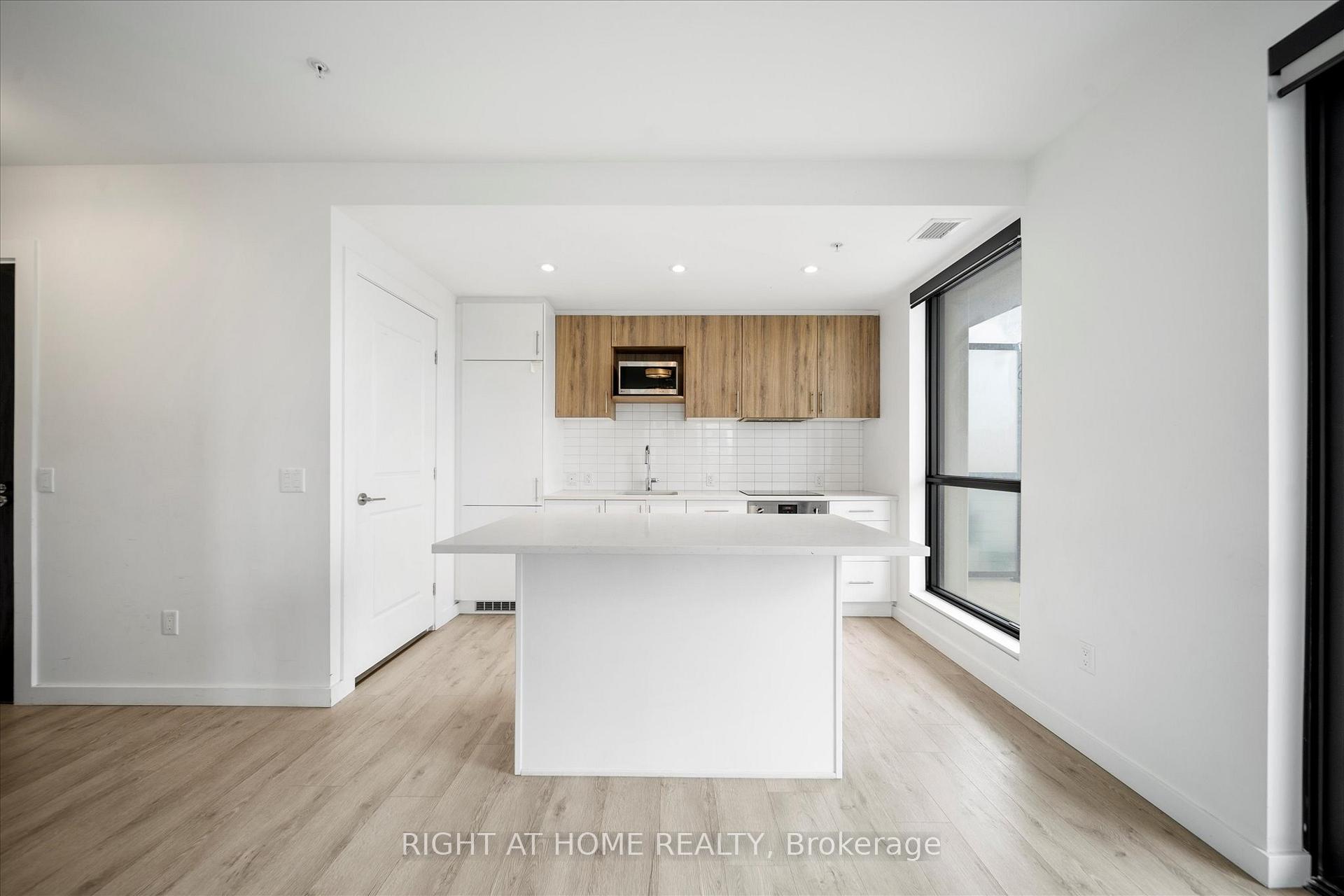 181 King Street S 1214, Waterloo — photo 3 of 5