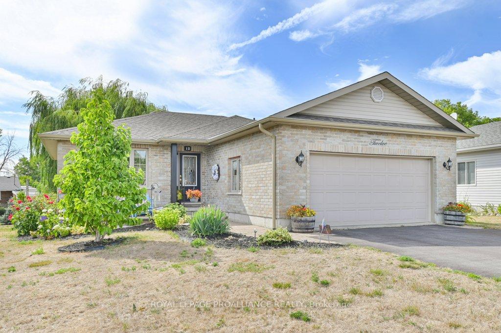 12 Stonegate Crescent, Quinte West, ON K0K 2C0
