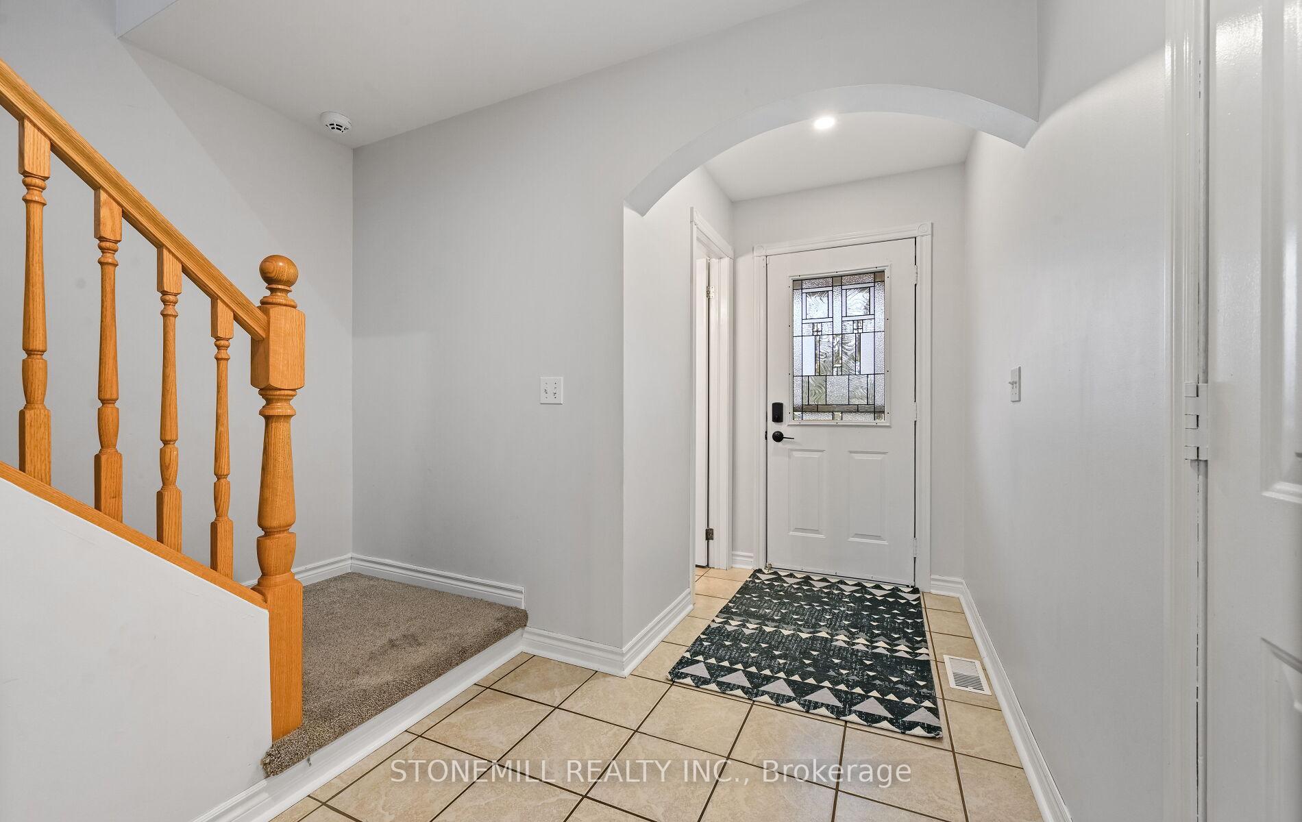 140 Mcmeeken Drive, Cambridge — photo 4 of 5