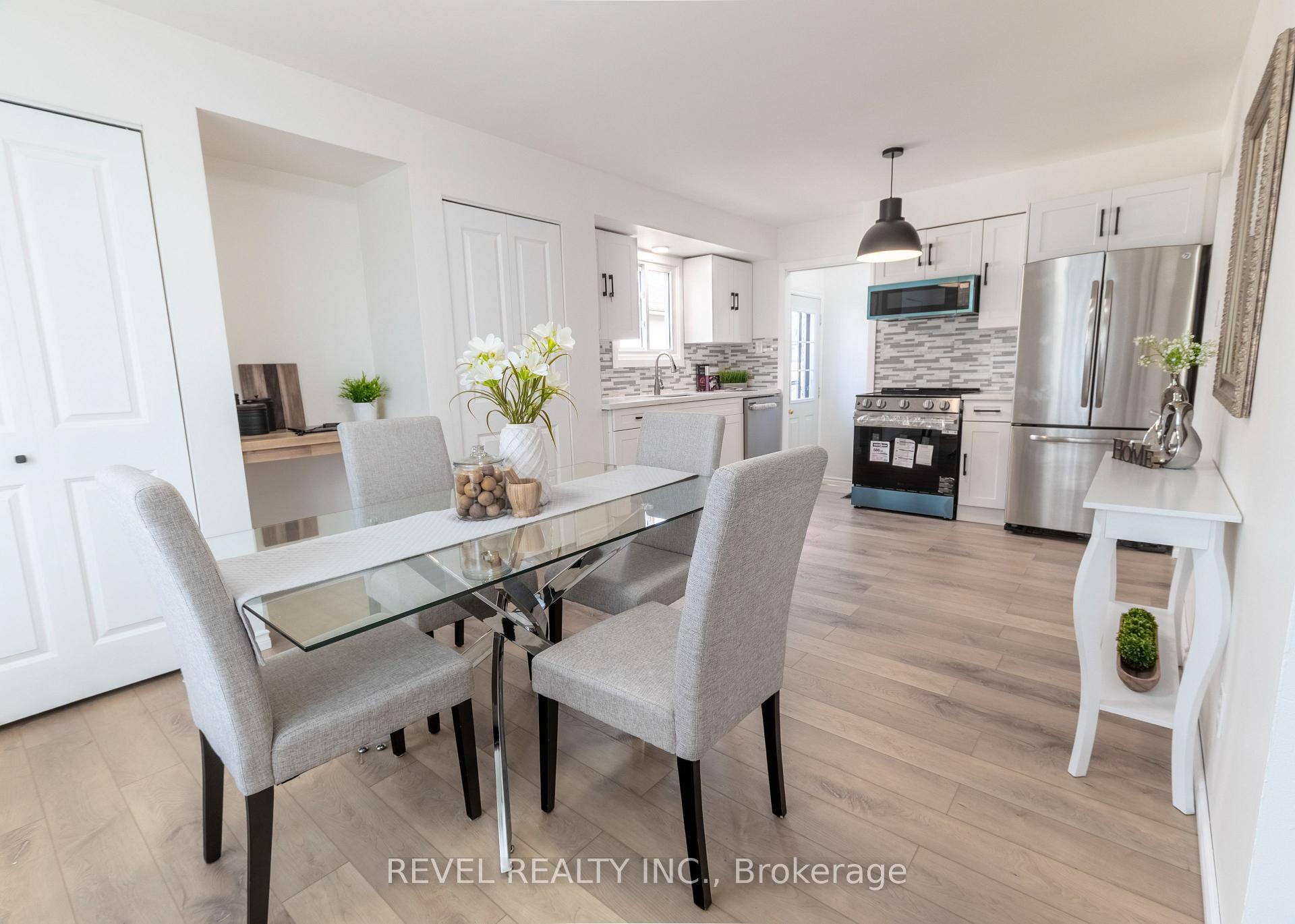 136 Lacey Crescent, London South — photo 3 of 5