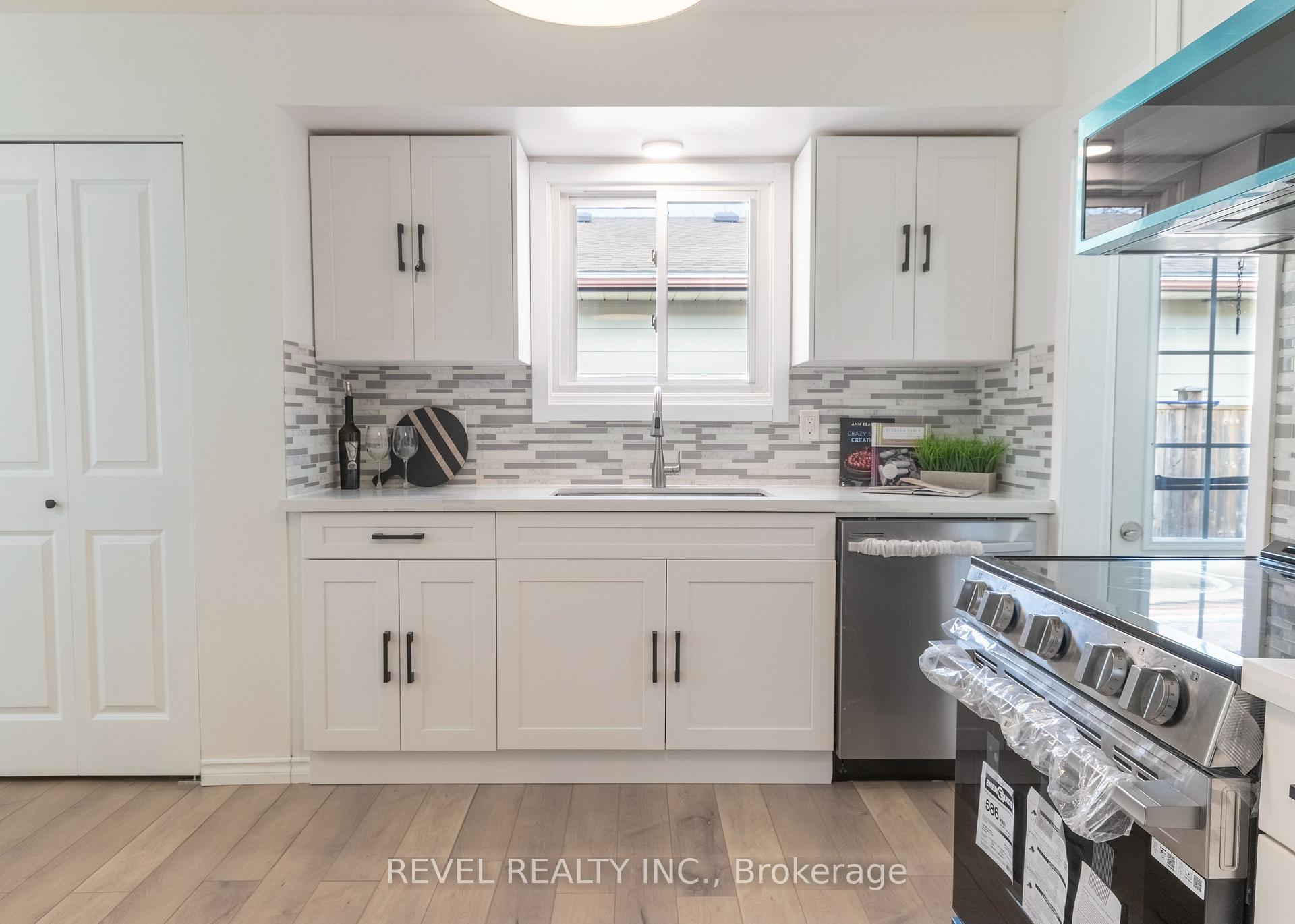 136 Lacey Crescent, London South — photo 4 of 5