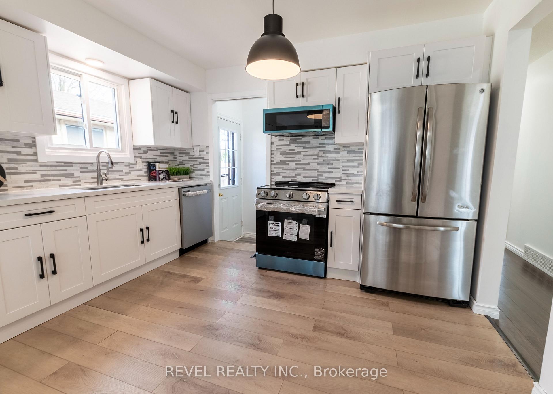136 Lacey Crescent, London South — photo 5 of 5