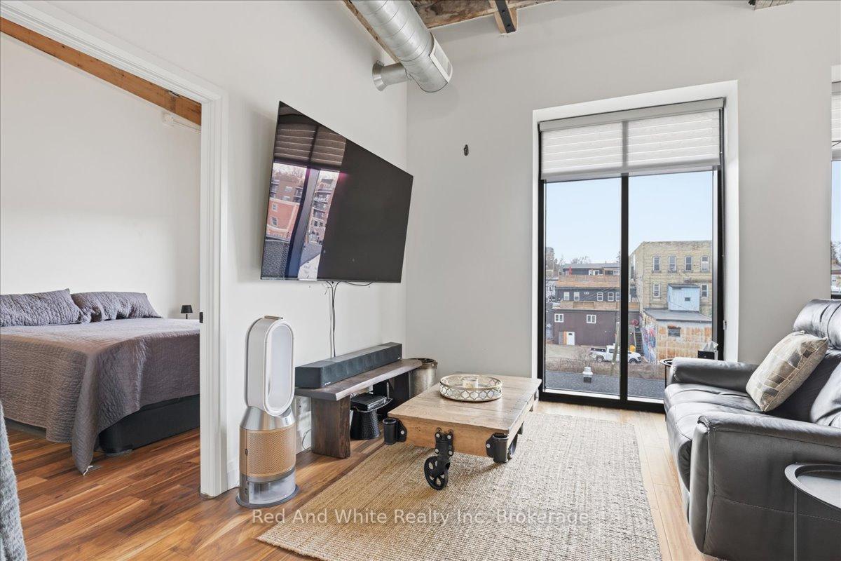 19 Guelph Avenue 401, Cambridge — photo 4 of 5