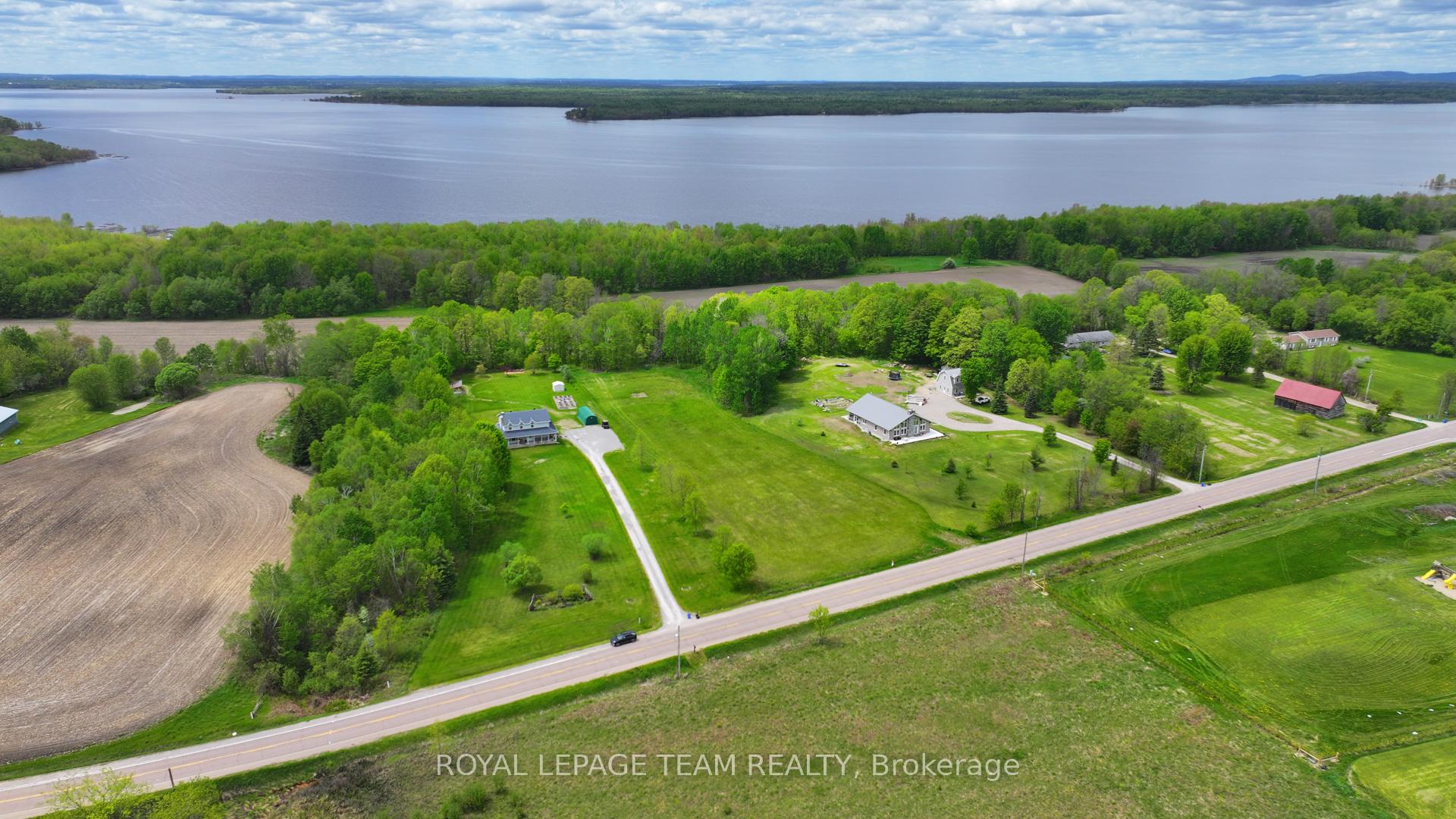 1857 Westmeath Road, Whitewater Region — photo 2 of 5