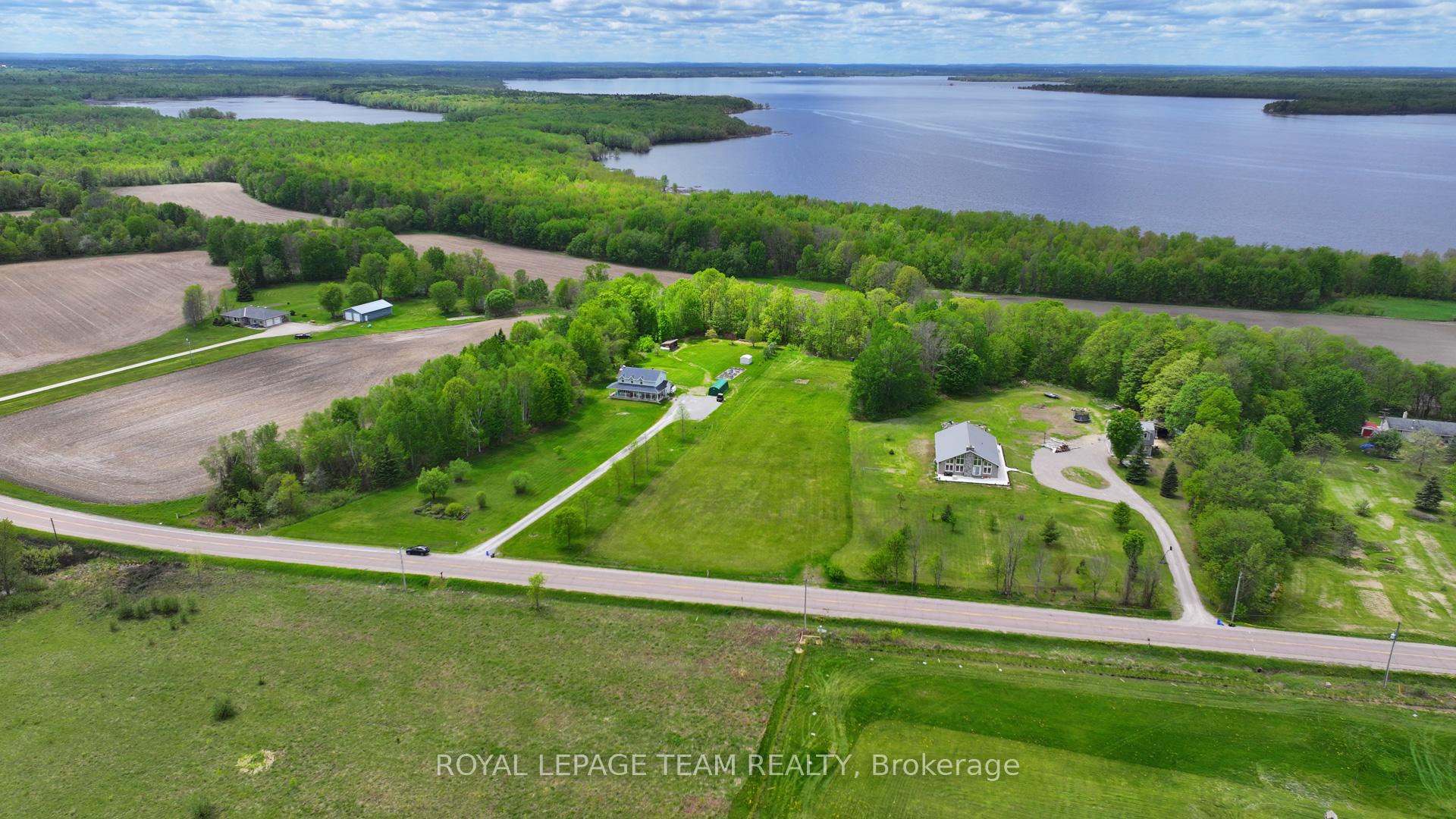 1857 Westmeath Road, Whitewater Region — photo 3 of 5
