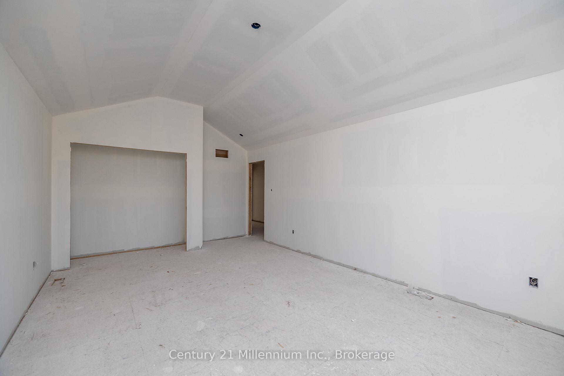18 Steinway Street, Saugeen Shores — photo 4 of 5