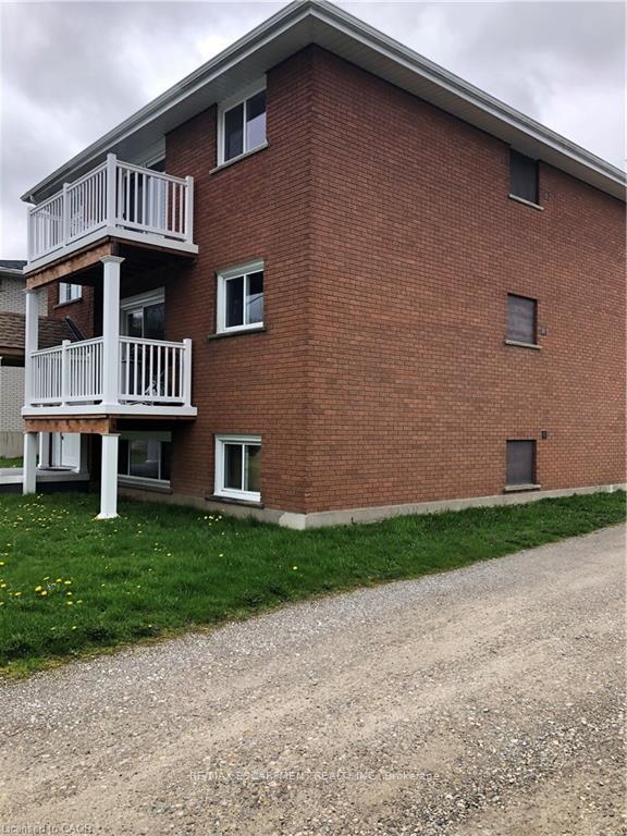 29 Pontiac Street #Upper, Brantford — photo 3 of 5