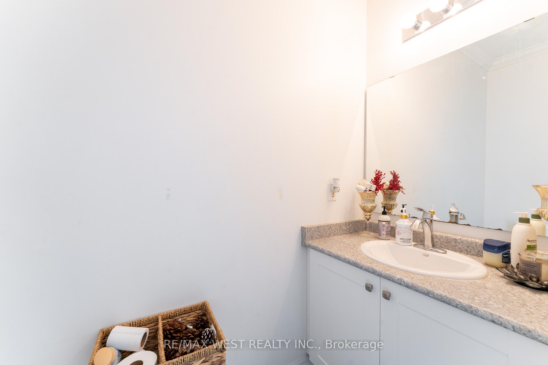 301 Freure Drive, Cambridge — photo 4 of 5