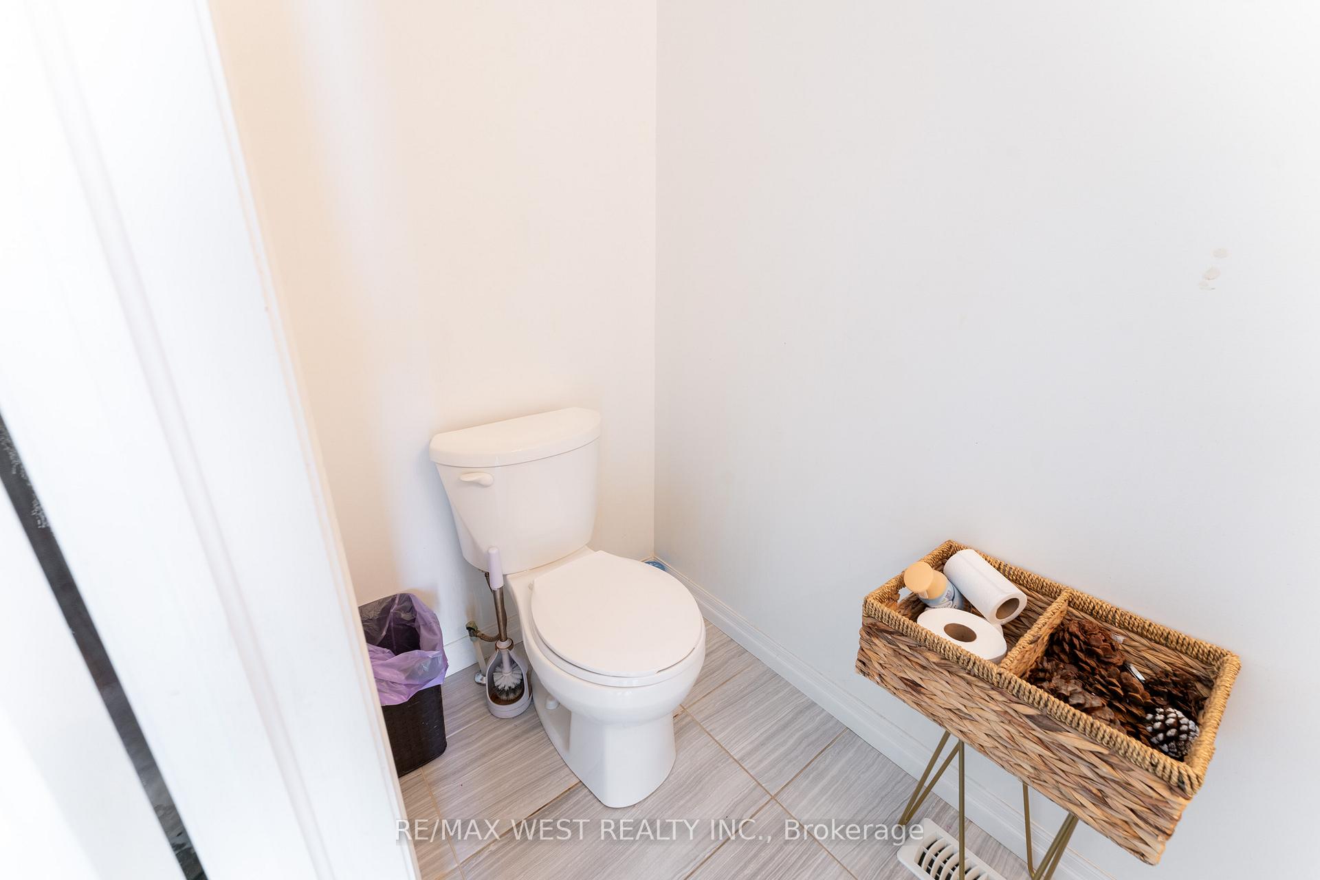 301 Freure Drive, Cambridge — photo 5 of 5