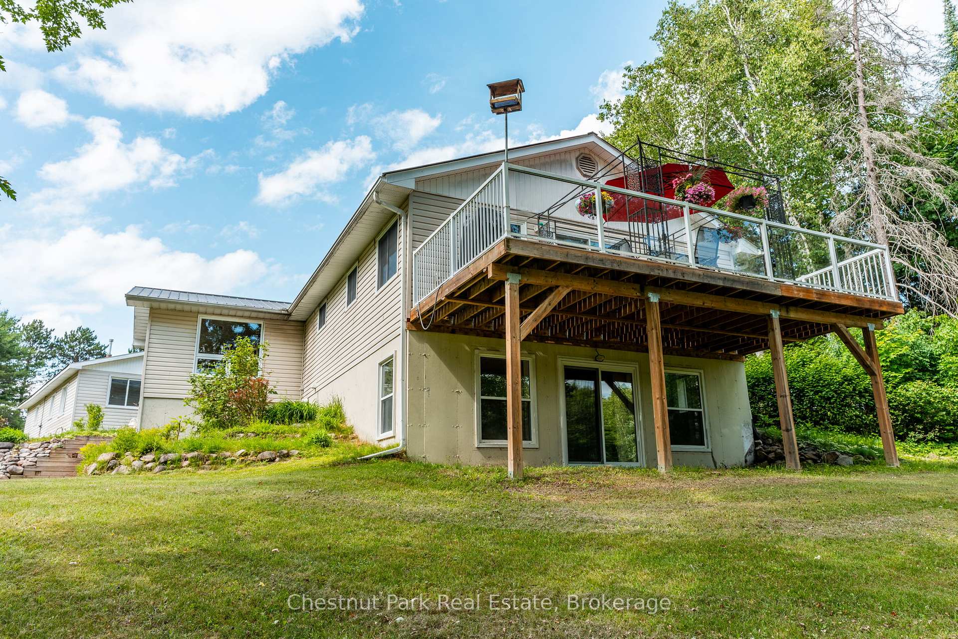 1054 Green Lake Road, Algonquin Highlands — photo 4 of 5