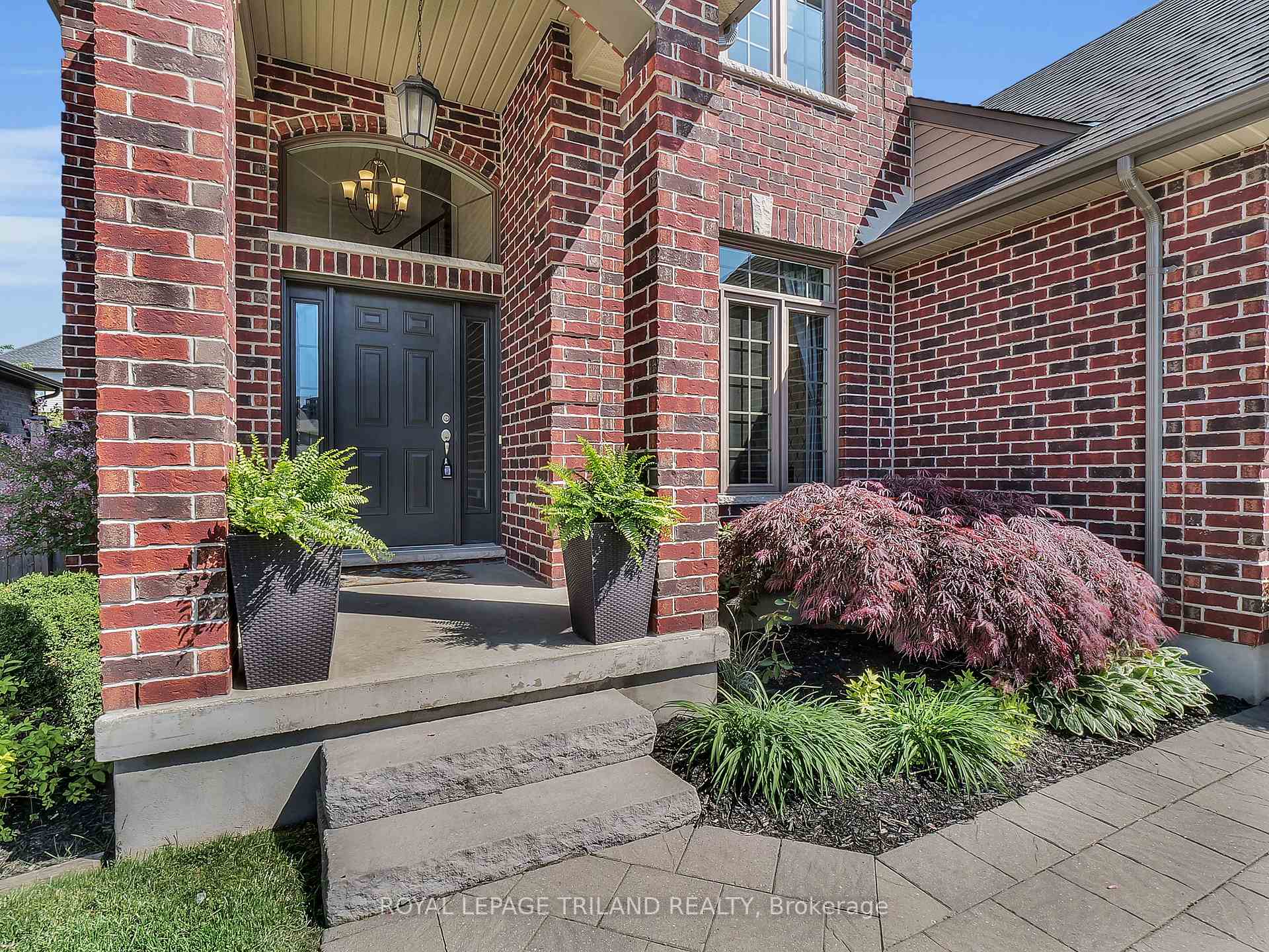 3208 Morgan Avenue, London South — photo 4 of 5