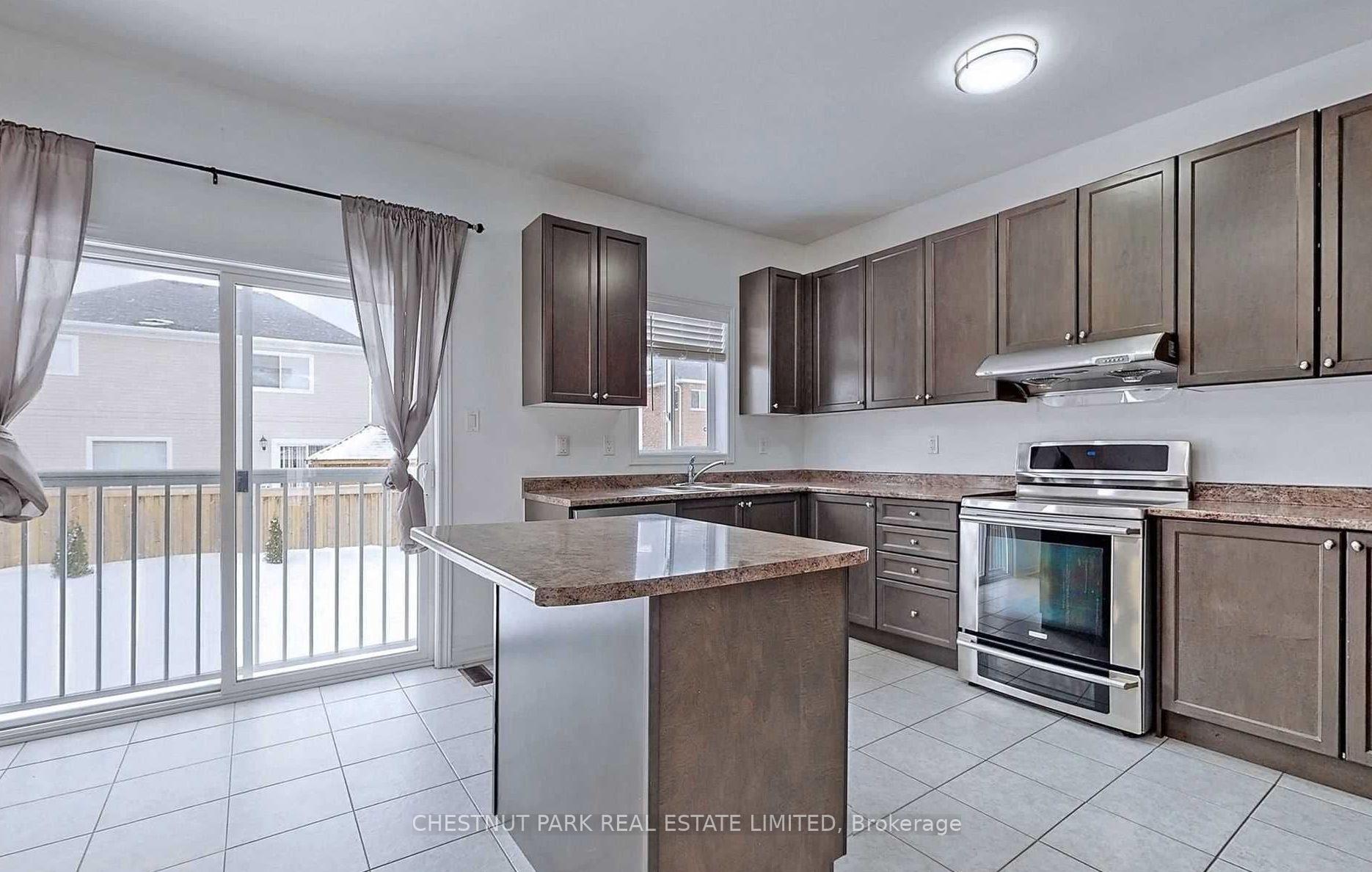 808 O'Reilly Crescent, Shelburne — photo 2 of 5