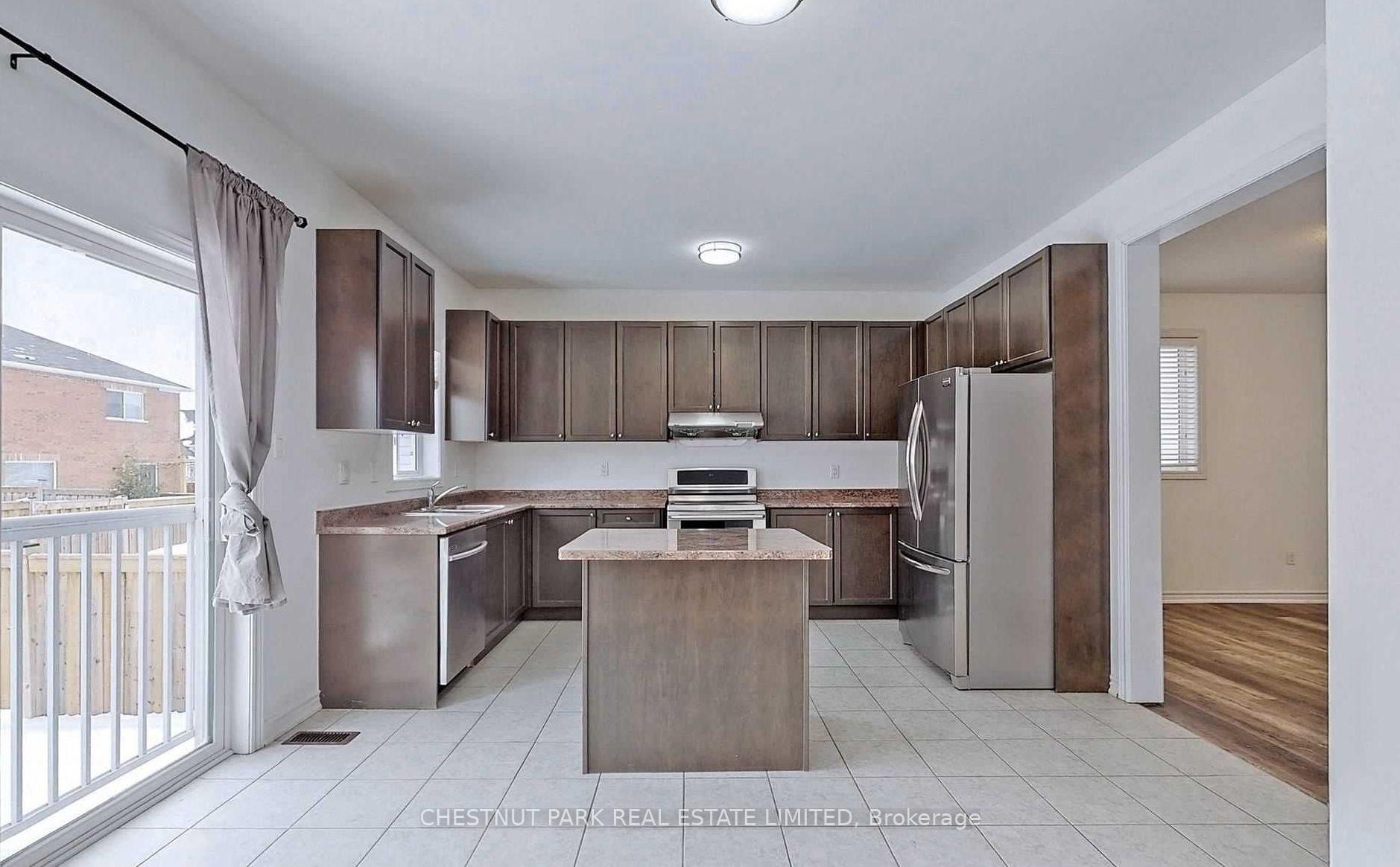 808 O'Reilly Crescent, Shelburne — photo 4 of 5