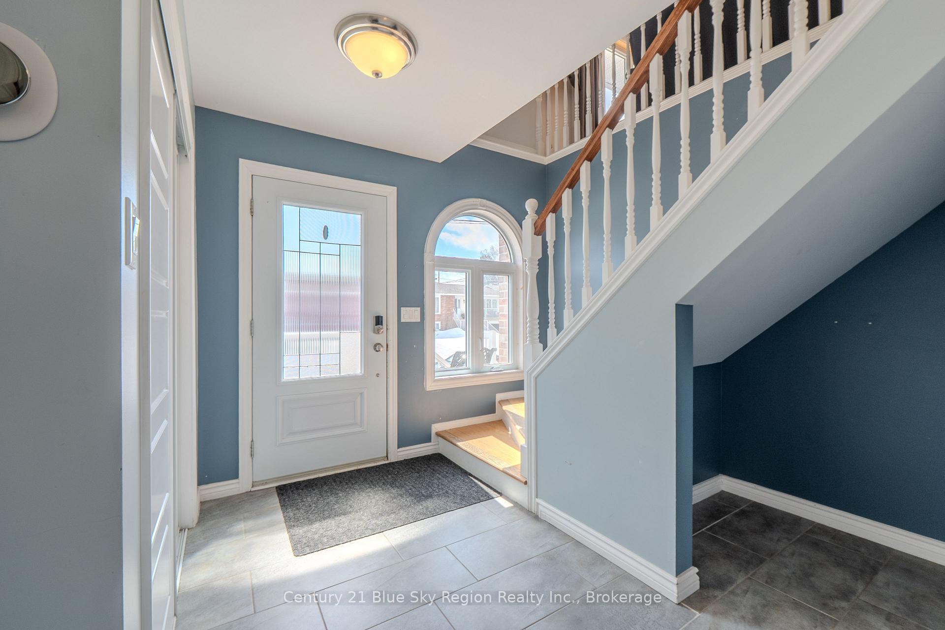 85 Shallot Crescent, North Bay — photo 4 of 5