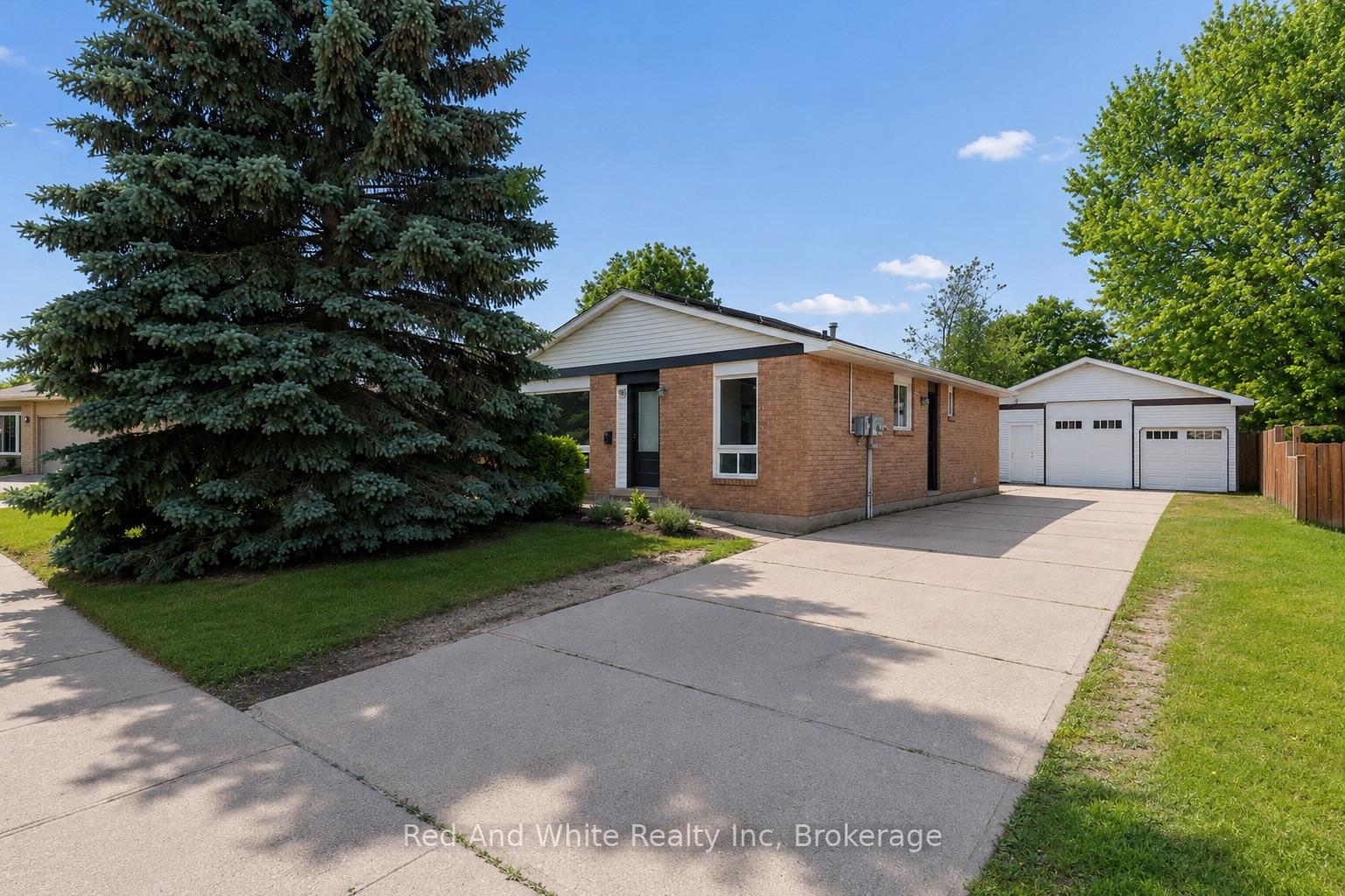 96 PATHFINDER Crescent, Kitchener, ON N2P 1S6