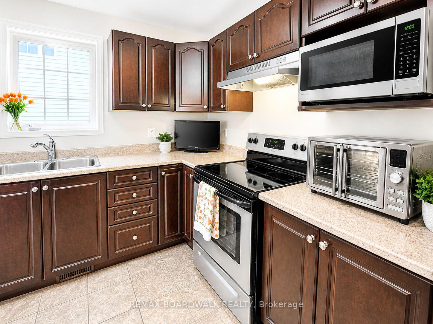 240 Eliot Street, Clarence-Rockland — photo 4 of 5