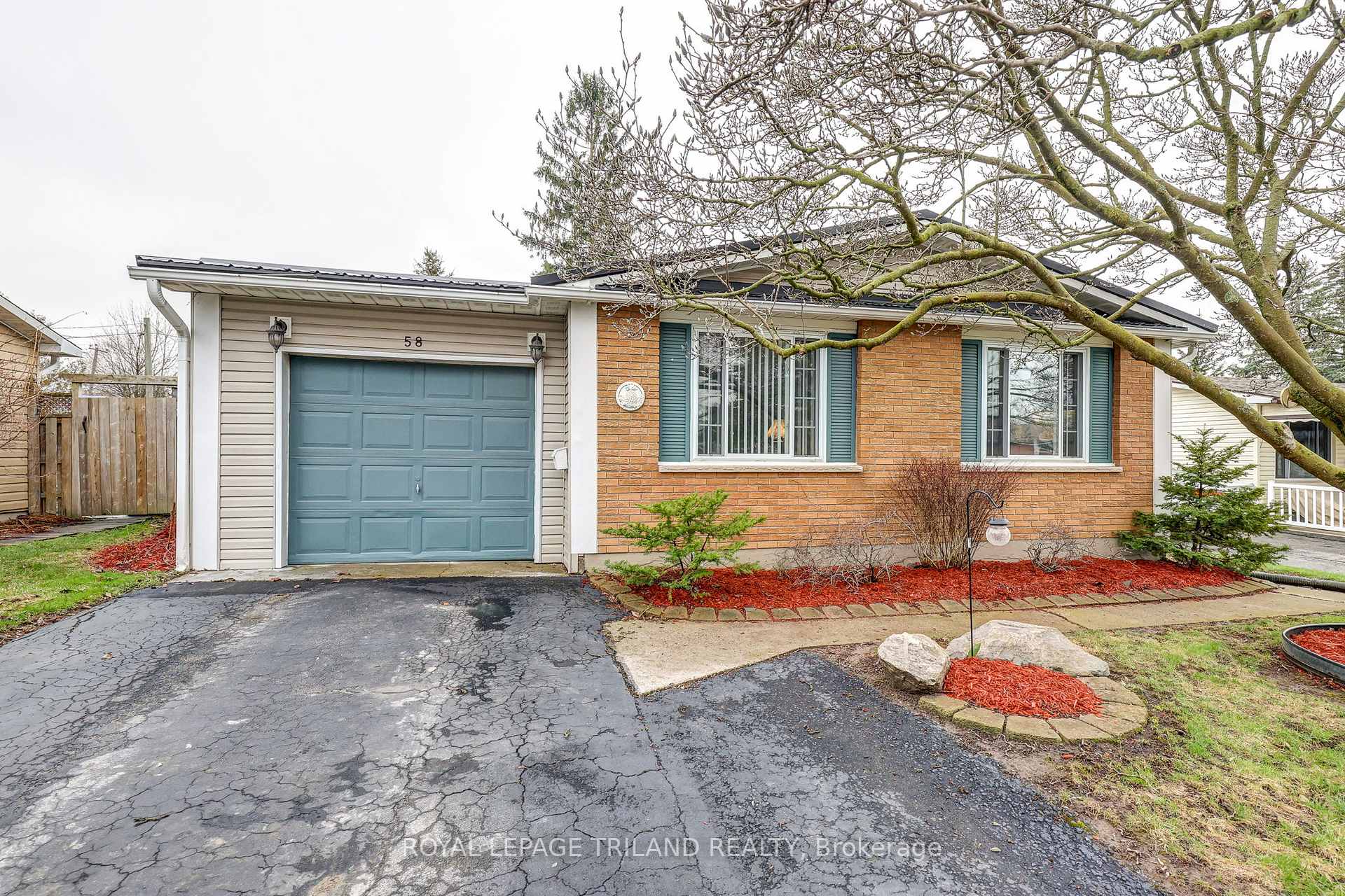 58 VANBUSKIRK Drive, St. Thomas — photo 2 of 5
