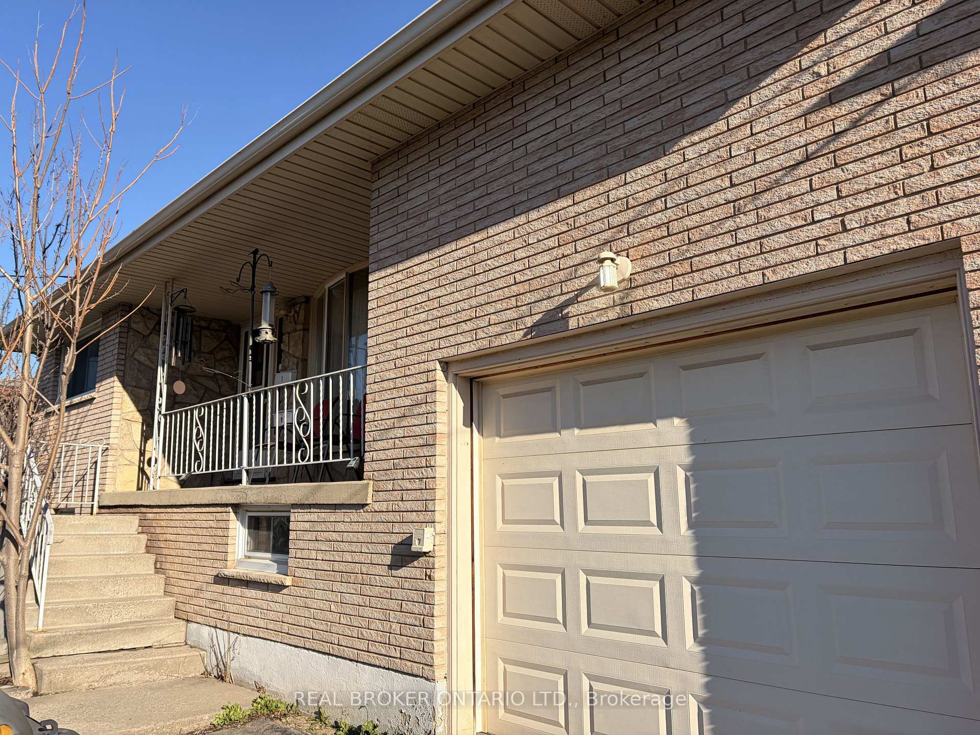 260 Bruce Street, Brantford — photo 2 of 5