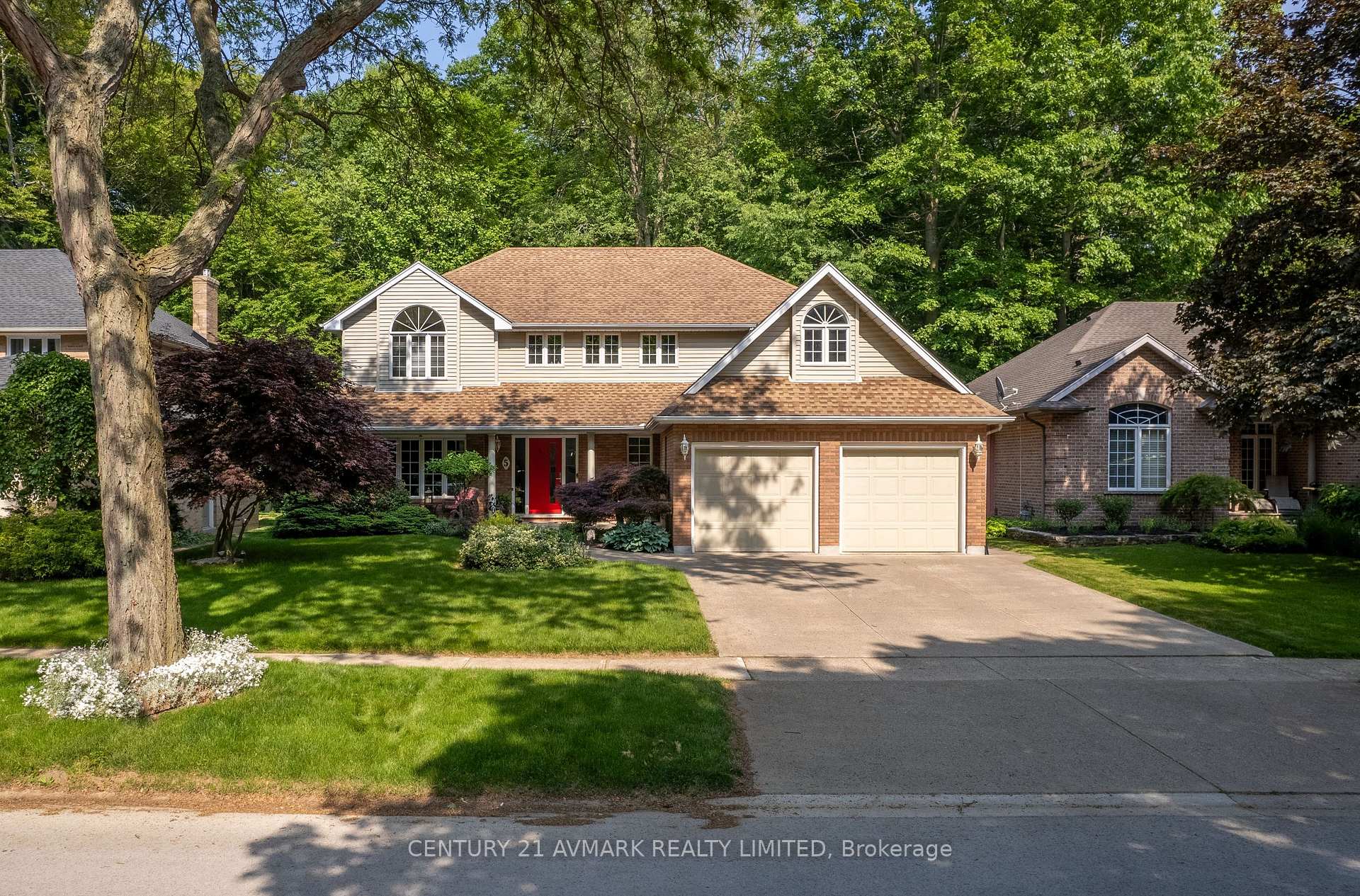 5 Milburn Drive, Pelham, ON L0S 1E4