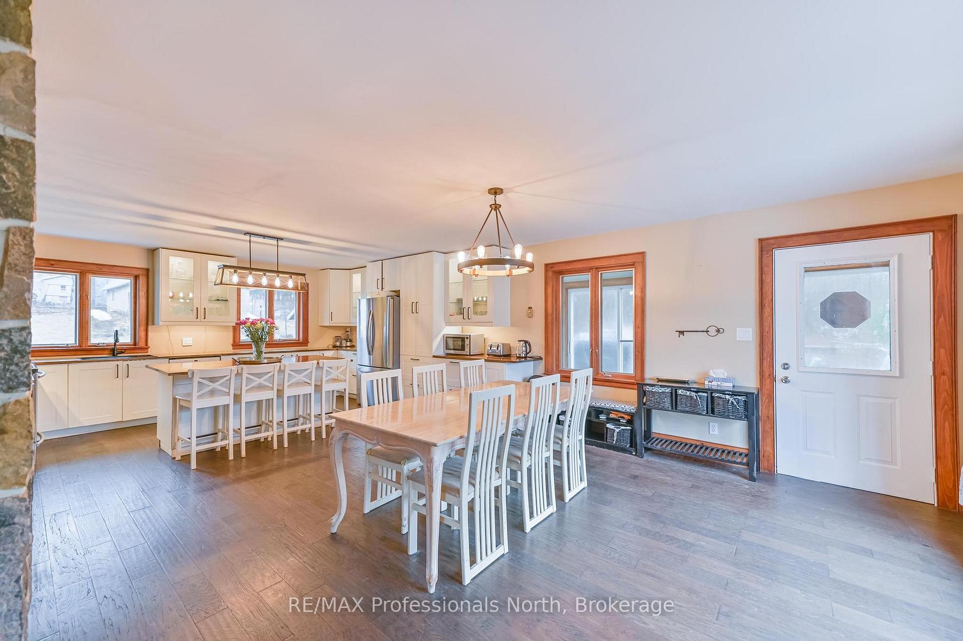 2481 North Shore Road, Algonquin Highlands — photo 3 of 5