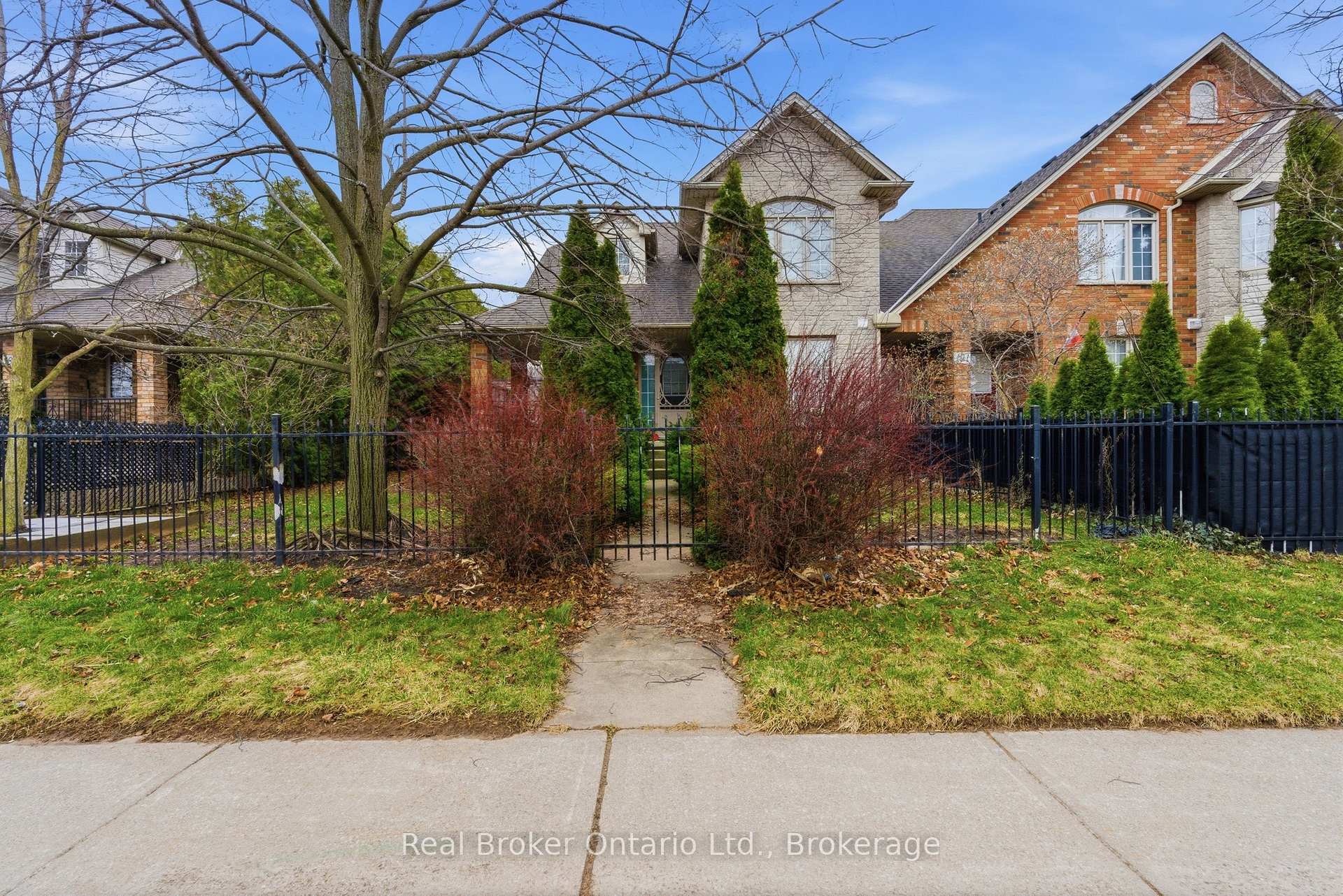 189 Livingston Avenue, Grimsby, ON L3M 5M3 — Grimsby, Ontario