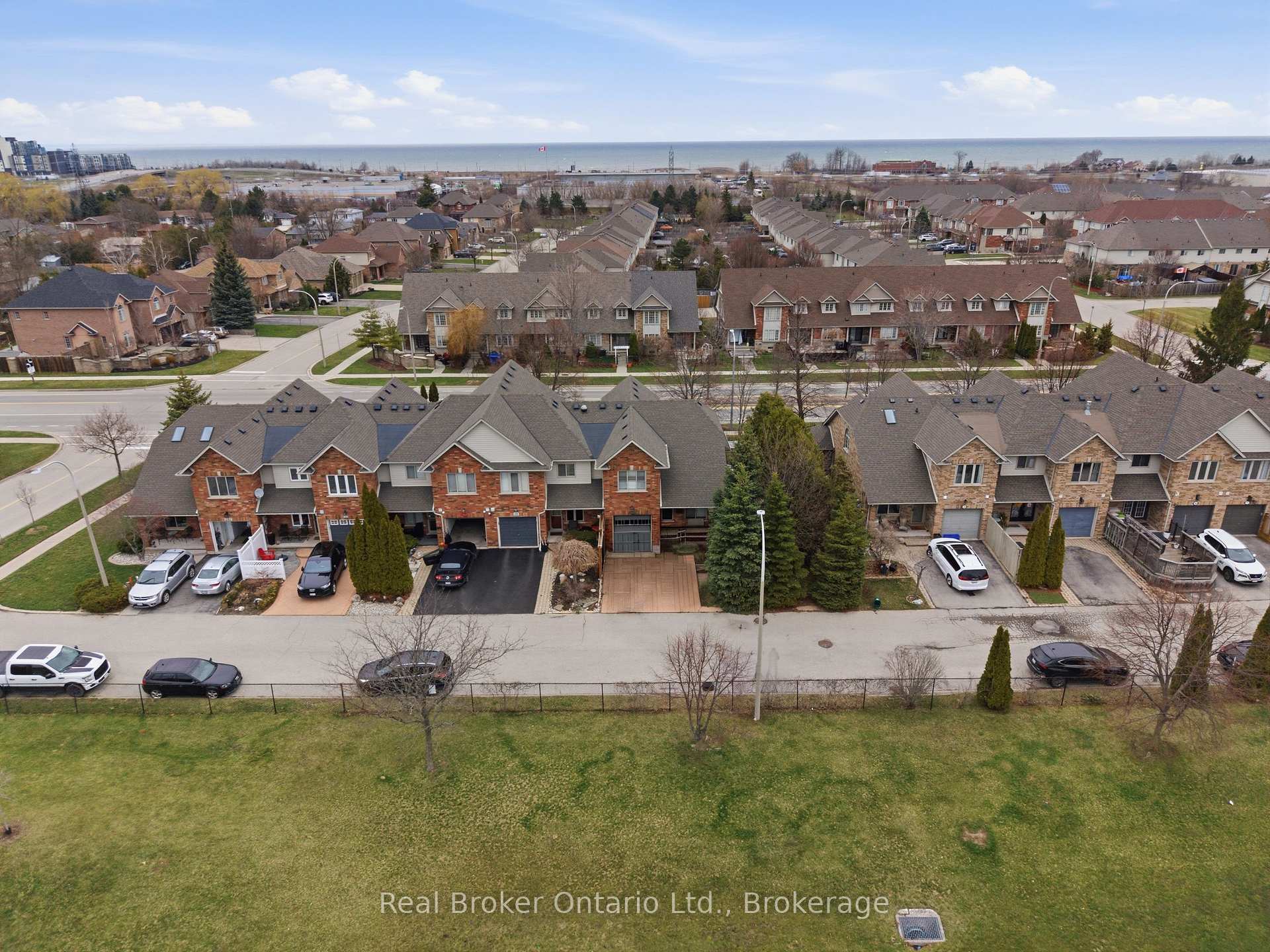 189 Livingston Avenue, Grimsby — photo 5 of 5